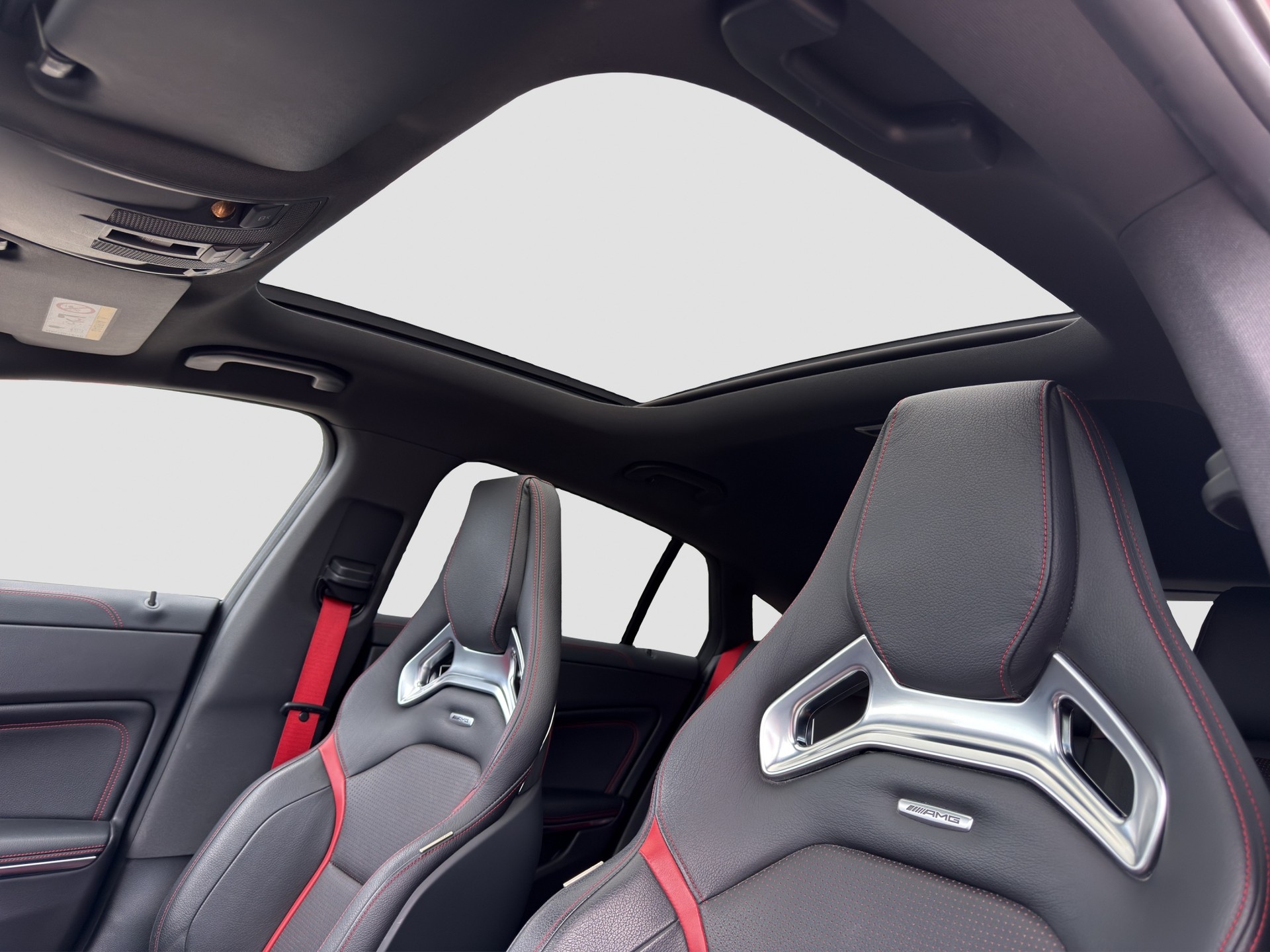 MERCEDES-BENZ CLA Shooting Brake 45 AMG 4Matic Speedshift-image-11