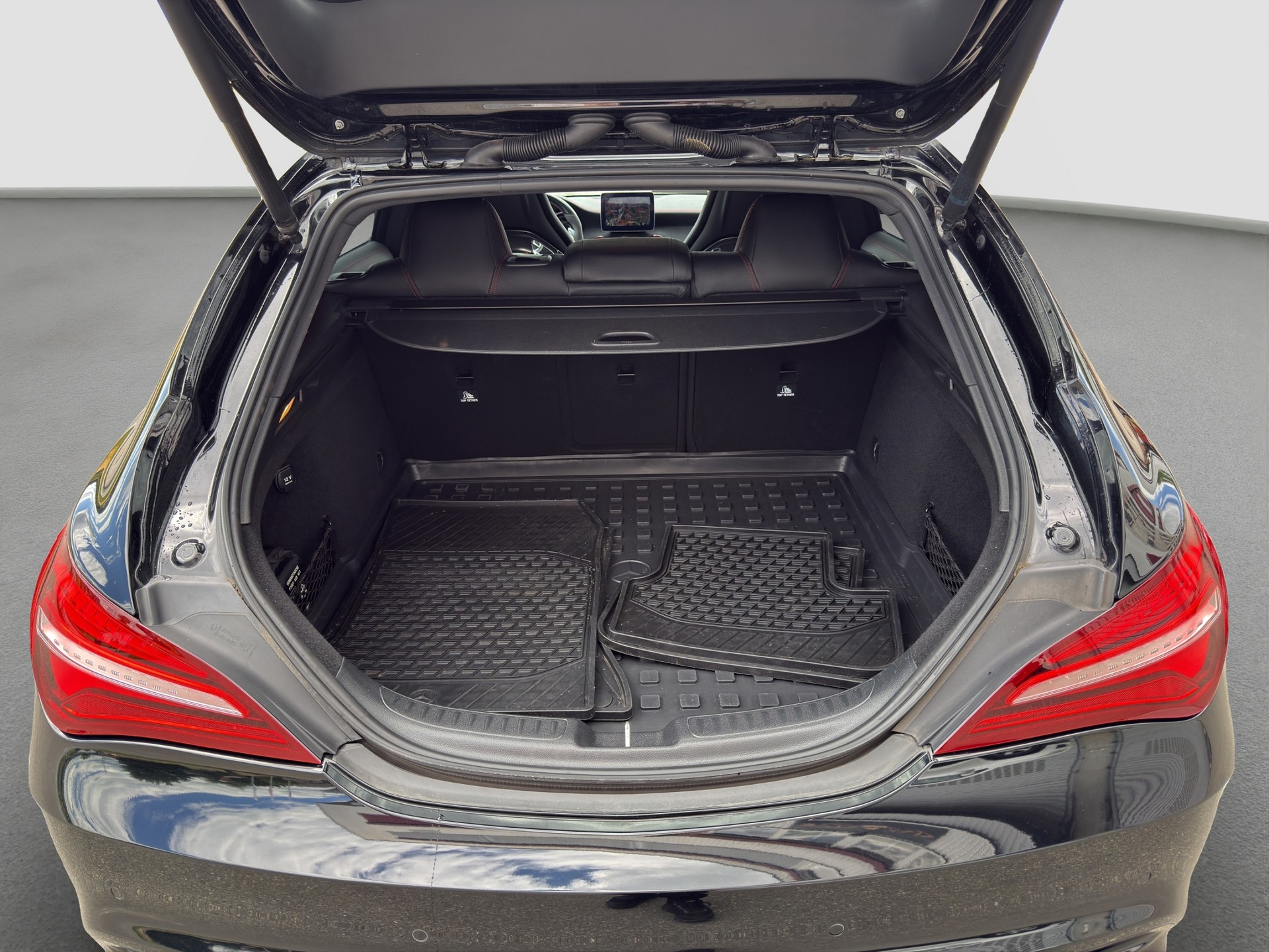 MERCEDES-BENZ CLA Shooting Brake 45 AMG 4Matic Speedshift-image-20