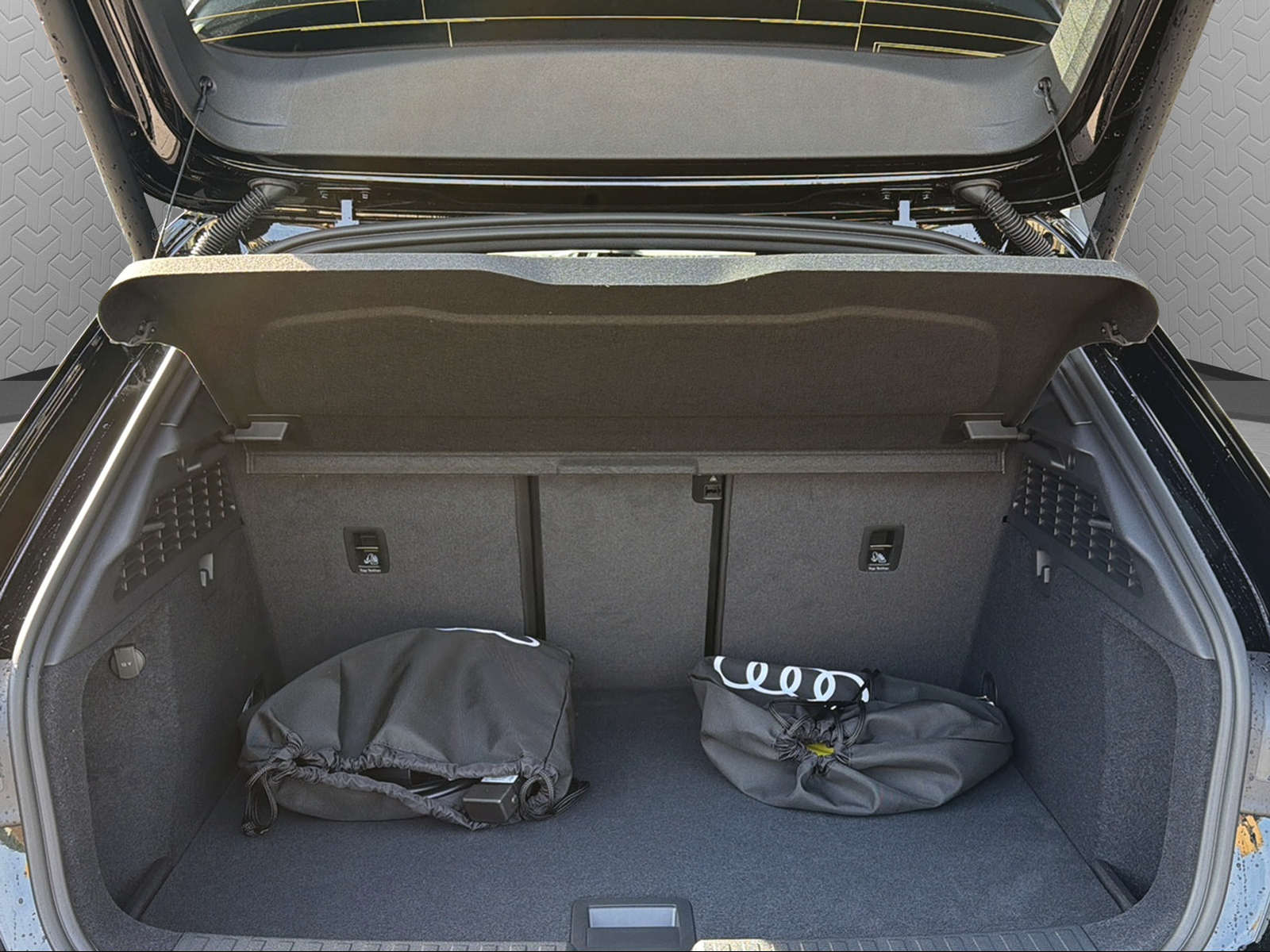 AUDI A3 Sportback TFSI e 200 kW S line Attraction S tronic-image-12