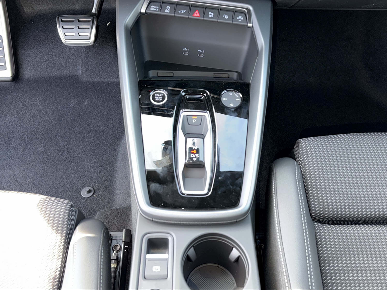 AUDI A3 Sportback TFSI e 200 kW S line Attraction S tronic-image-10