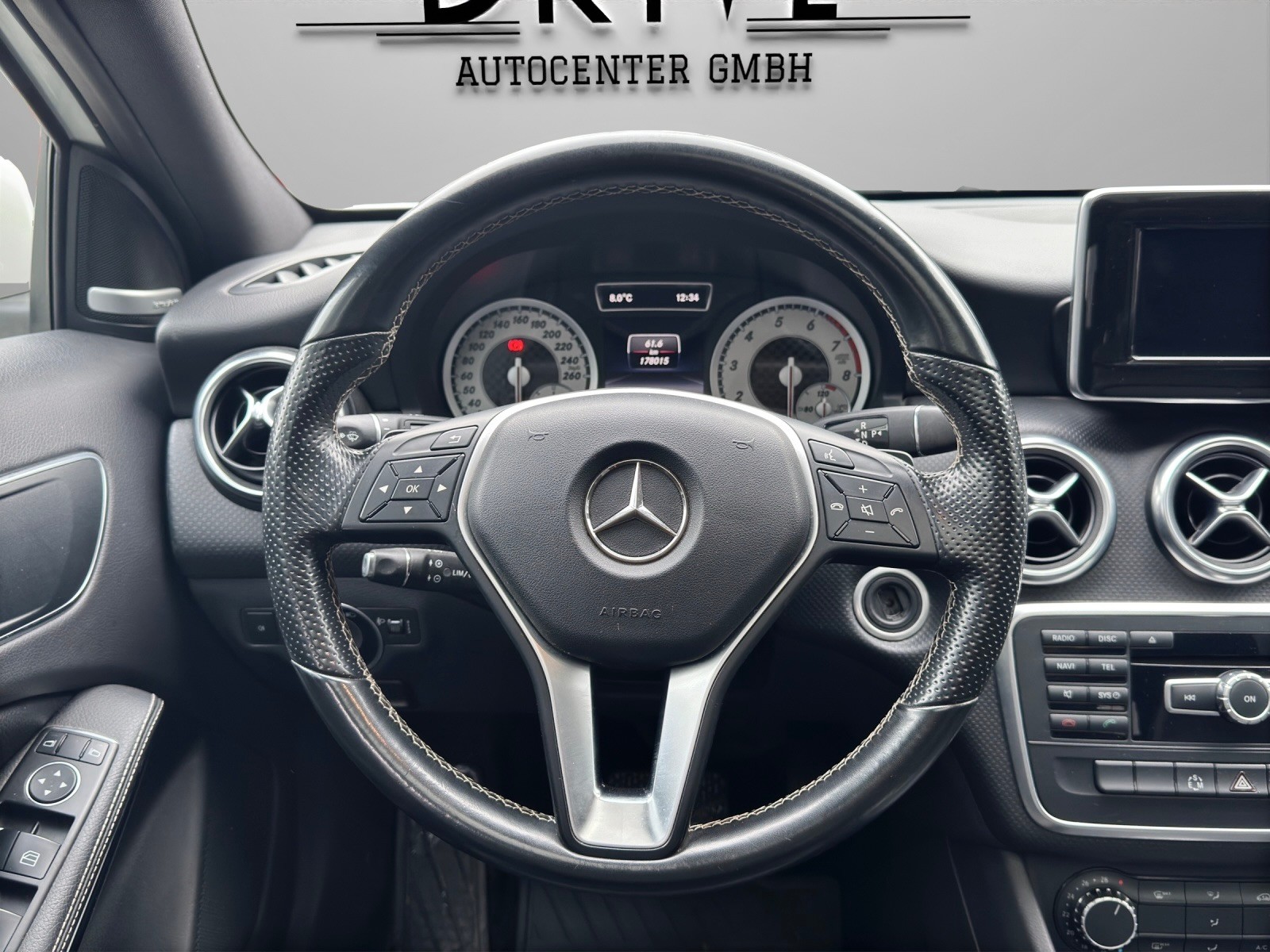 MERCEDES-BENZ A 220 Urban 4Matic 7G-DCT-image-9