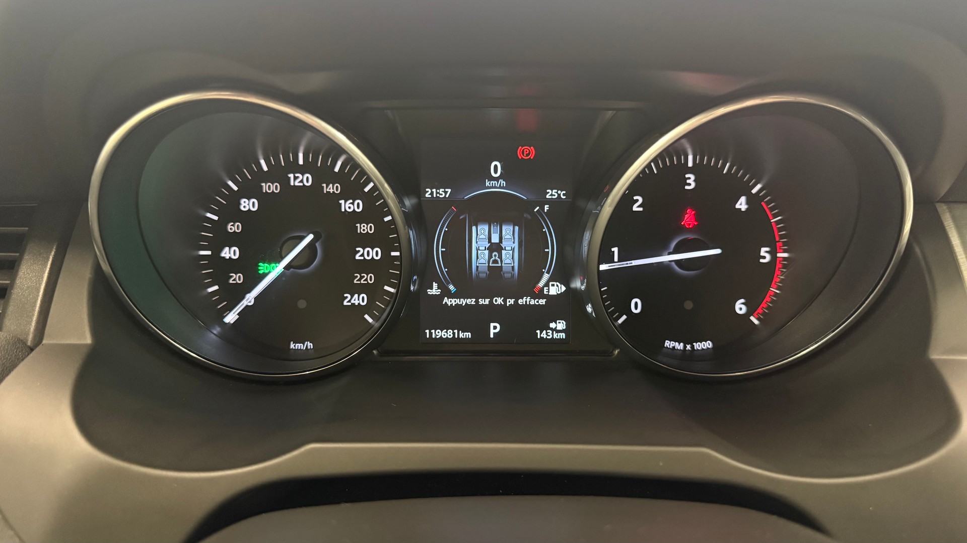 LAND ROVER Range Rover Evoque 2.0 TD4 SE AT9-image-14