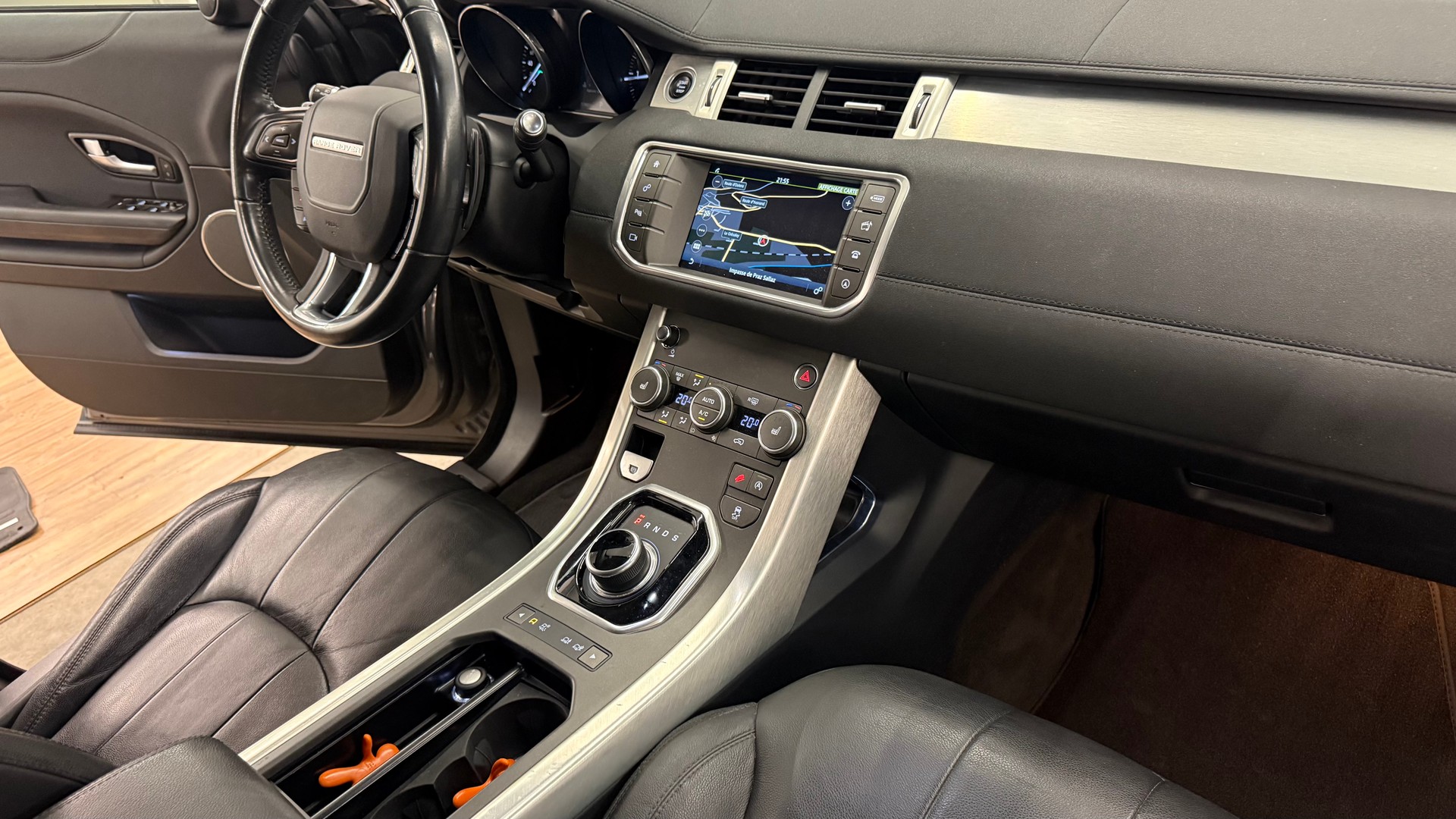 LAND ROVER Range Rover Evoque 2.0 TD4 SE AT9-image-8
