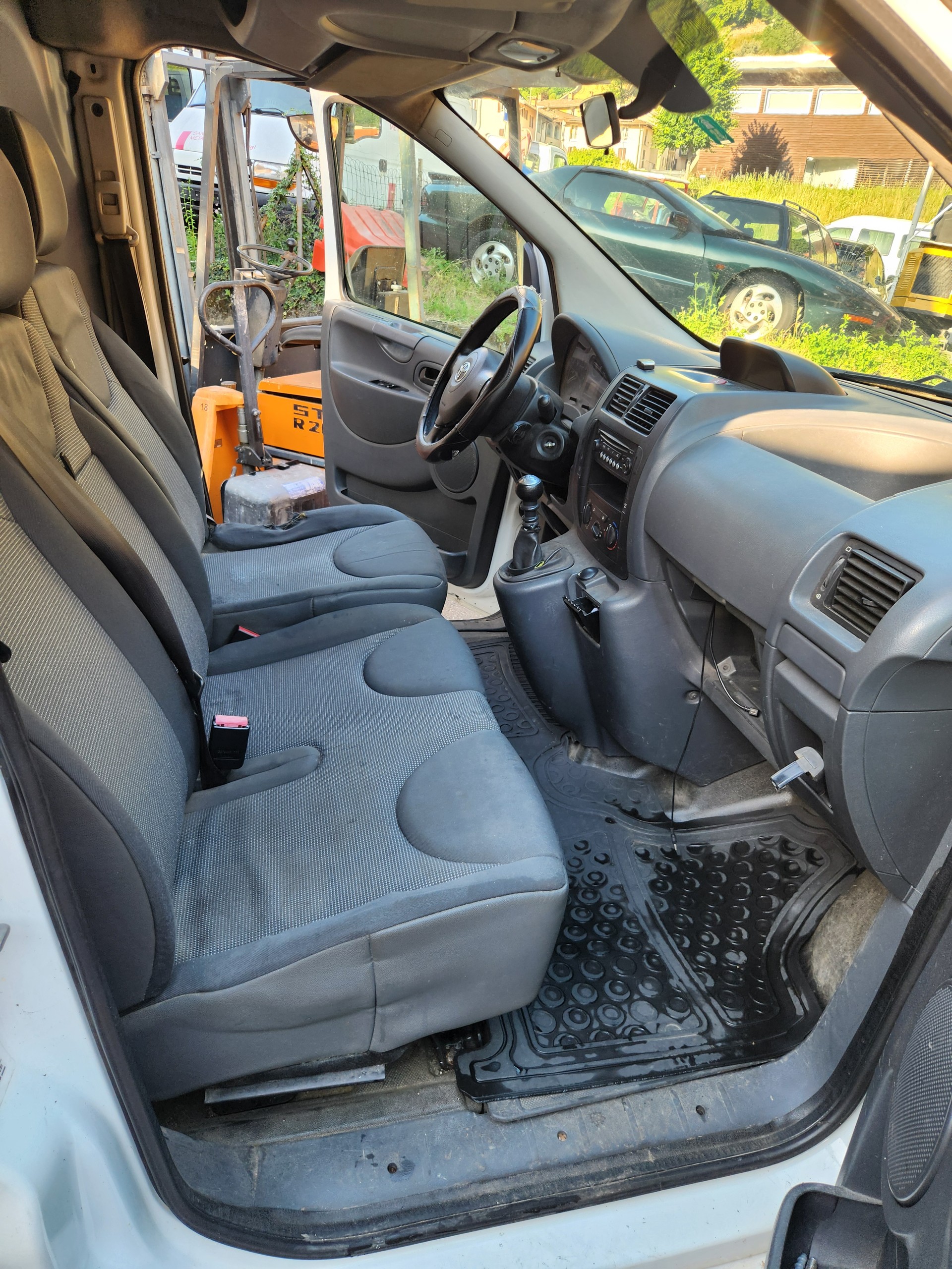 TOYOTA Proace 2.0D Panel Van Terra L2H1-image-10