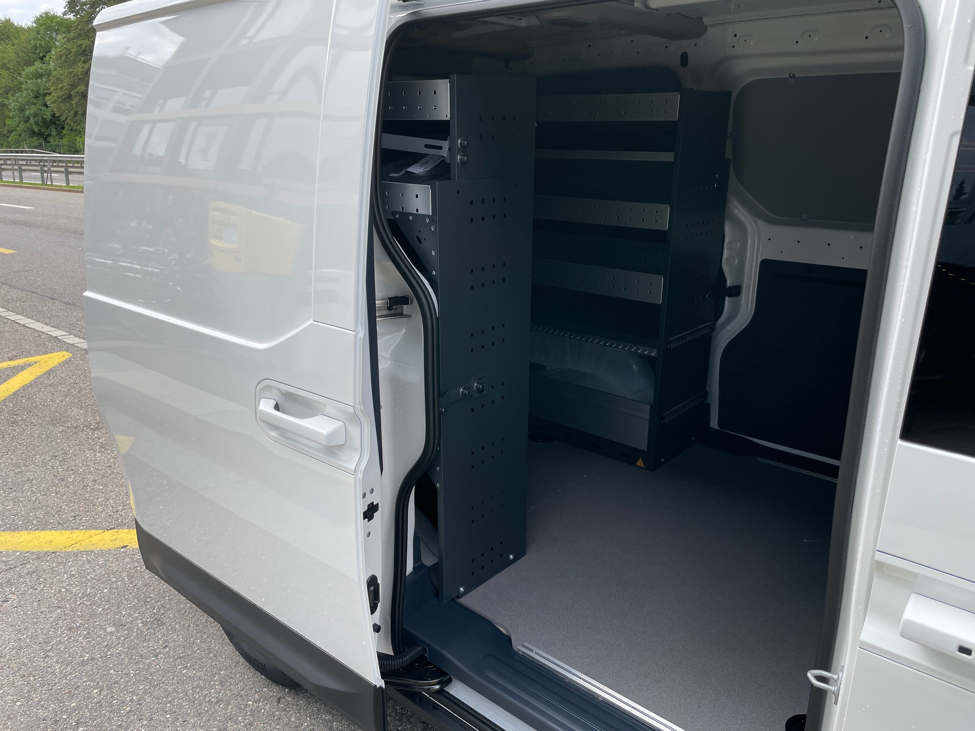 KIA PV5 Cargo 71.2 kWh Plus Würth EDITION Handwerkerausbau-image-4