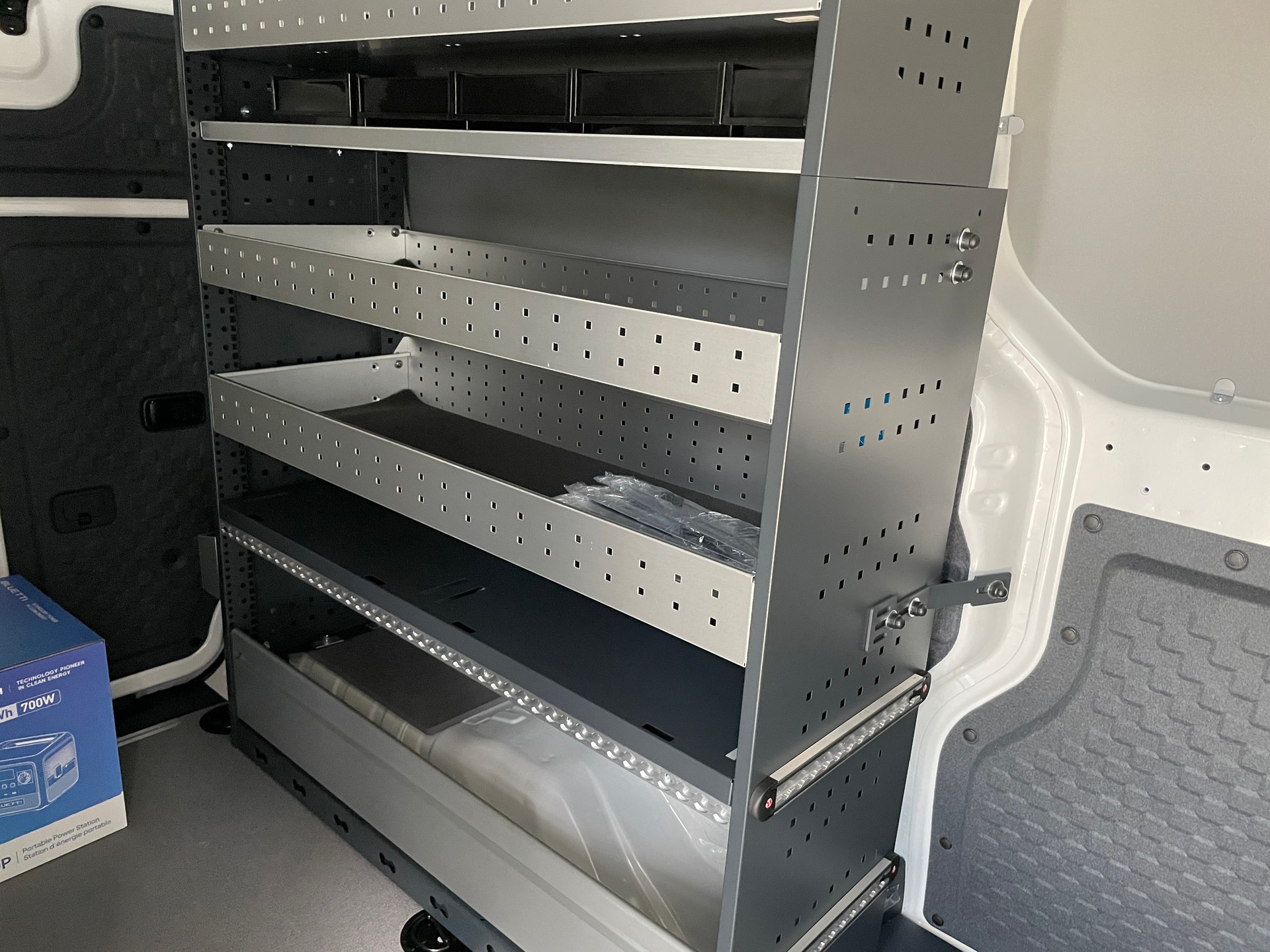 KIA PV5 Cargo 71.2 kWh Plus Würth EDITION Handwerkerausbau-image-10