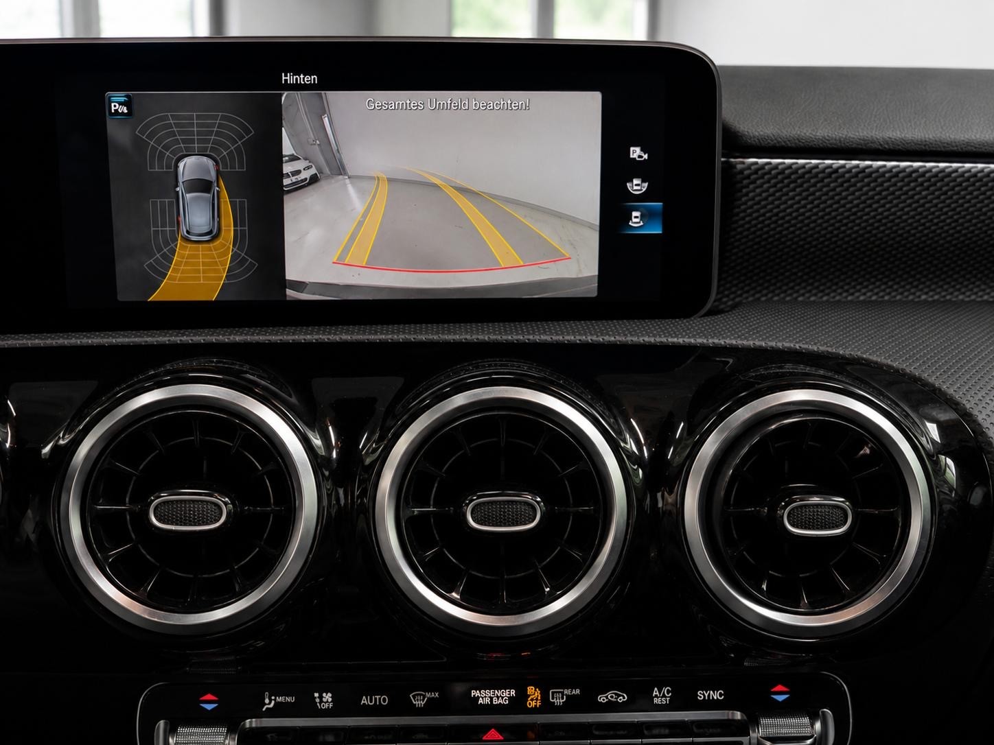 MERCEDES-BENZ A 180 | CH-Fahrzeug | Elegantes Luxus-Interieur-image-12