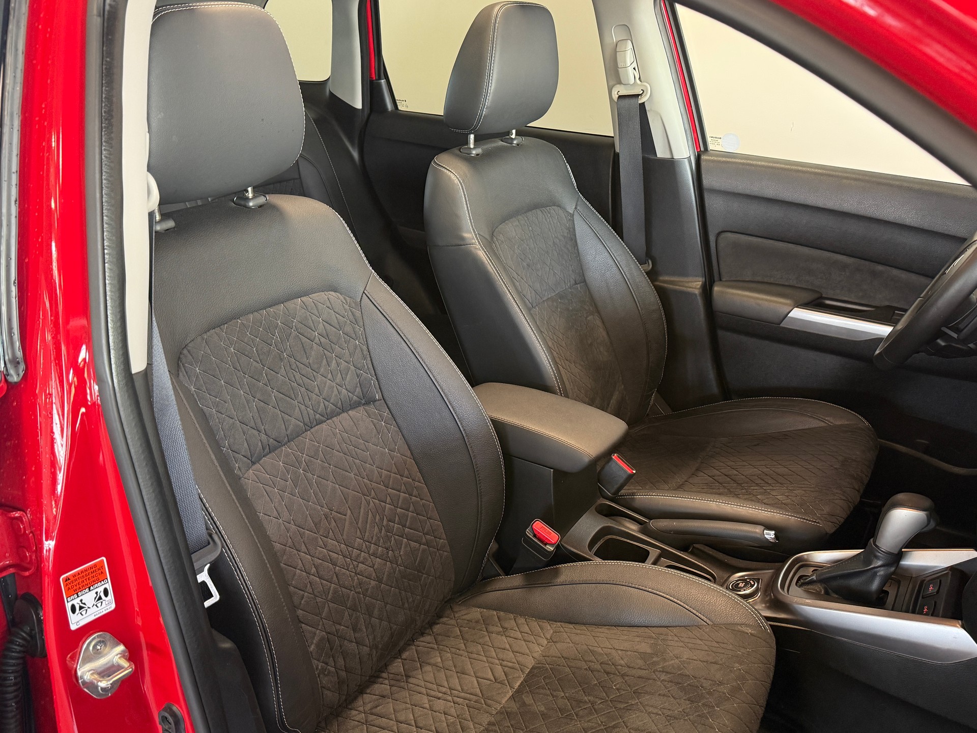 SUZUKI Vitara 1.4 Boosterjet Compact Top Automatic SWISS EDITION-image-11