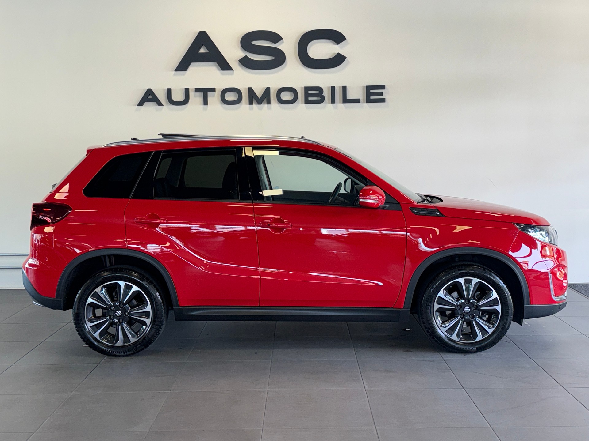 SUZUKI Vitara 1.4 Boosterjet Compact Top Automatic SWISS EDITION-image-1