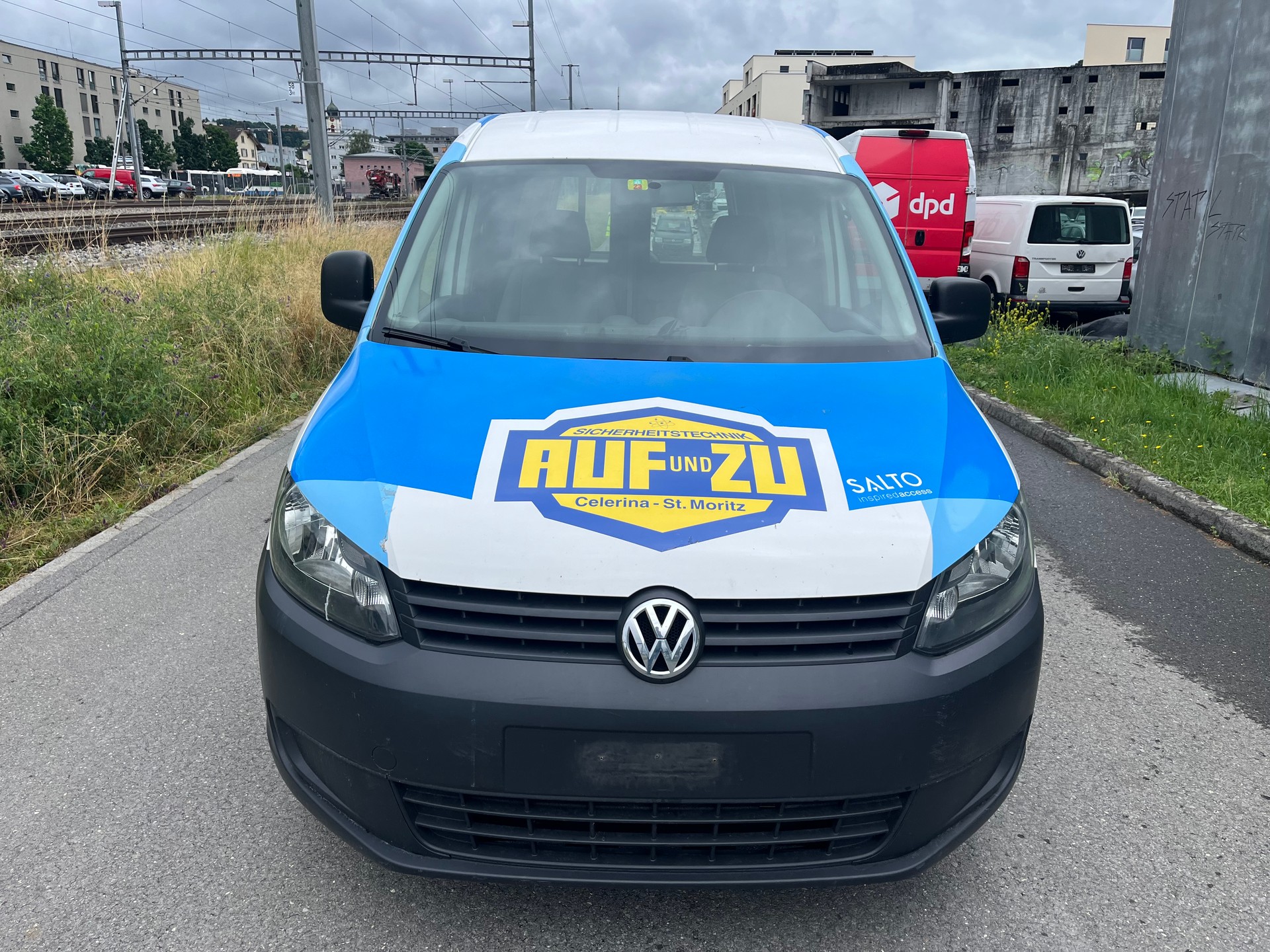 VW Caddy Maxi 2.0 TDI 4Motion-image-2