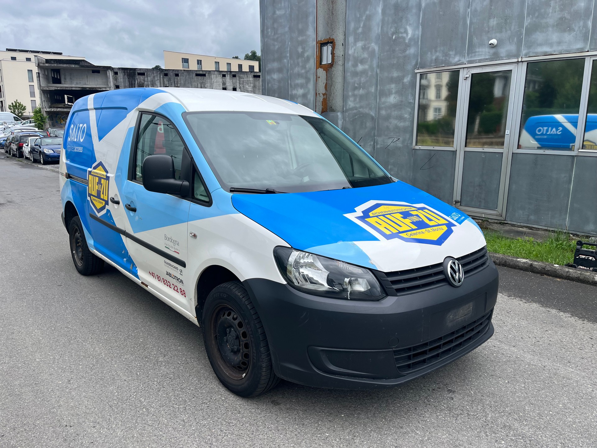 VW Caddy Maxi 2.0 TDI 4Motion-image-1