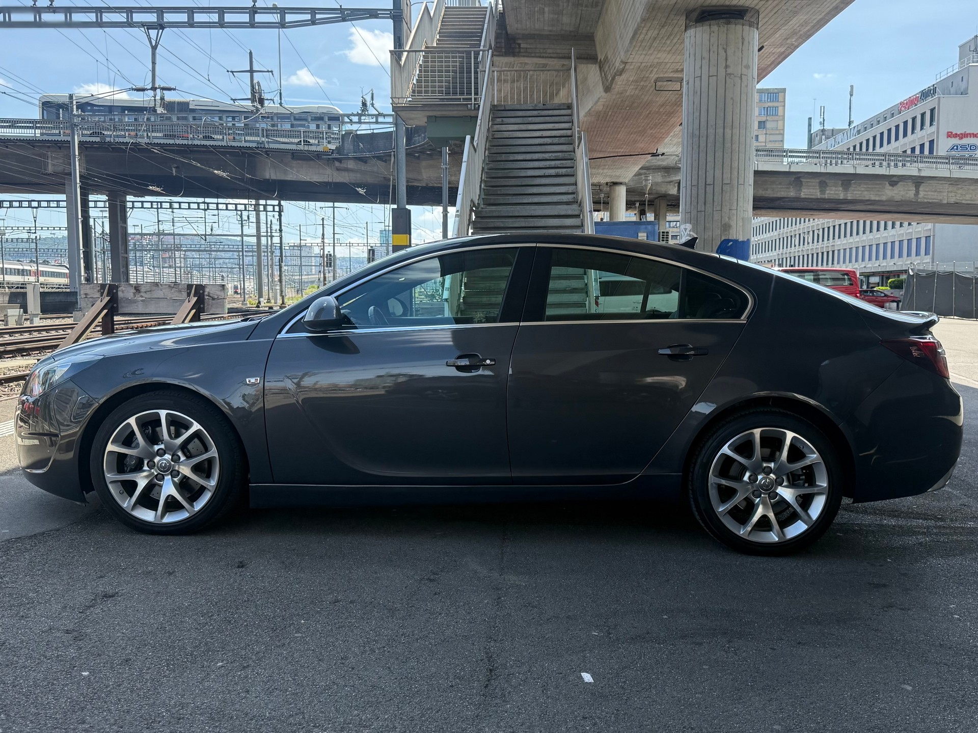 OPEL Insignia 2.8 Turbo OPC 4WD-image-4