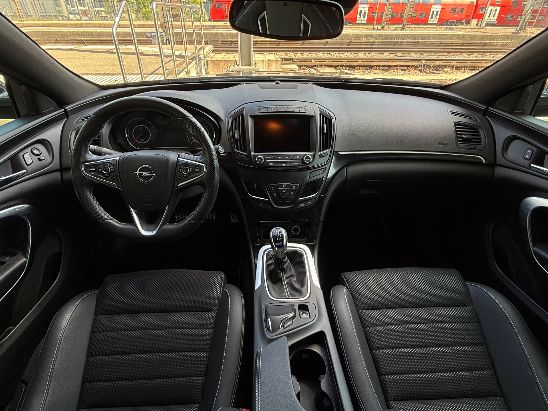 OPEL Insignia 2.8 Turbo OPC 4WD-image-6