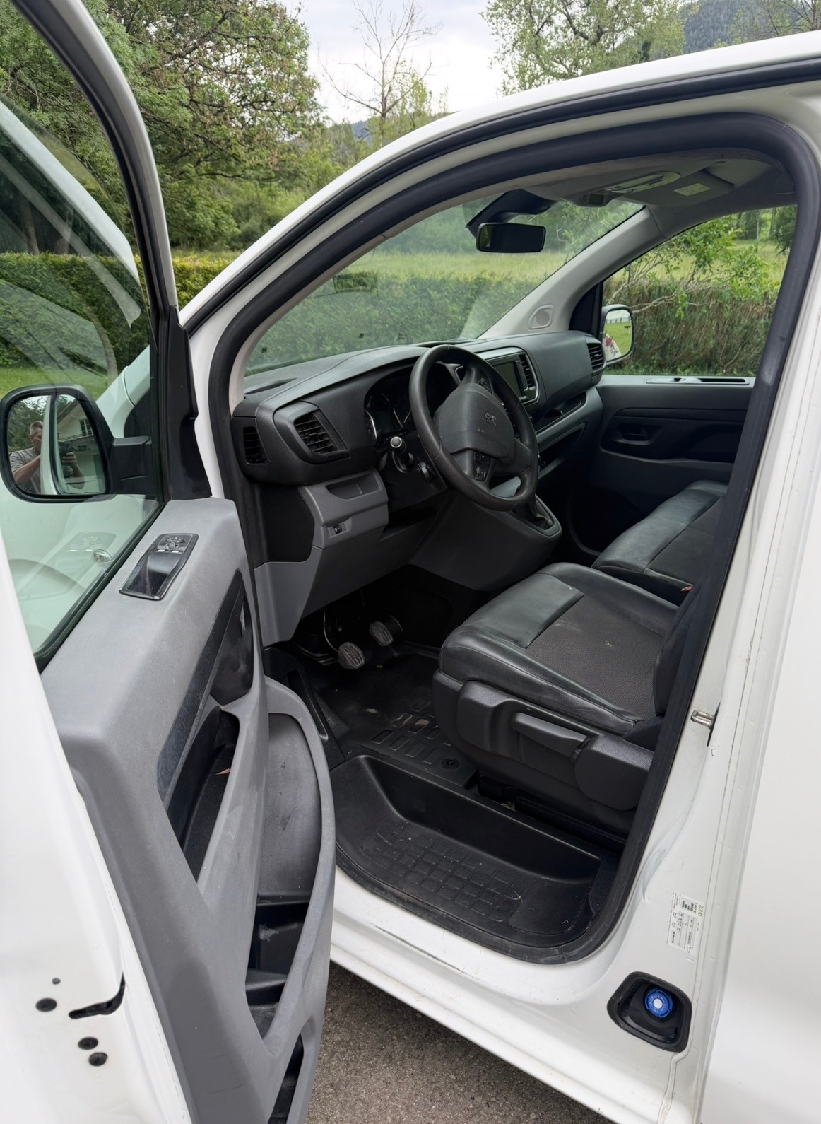PEUGEOT 2.0 BlueHDi 120 Allure-image-1