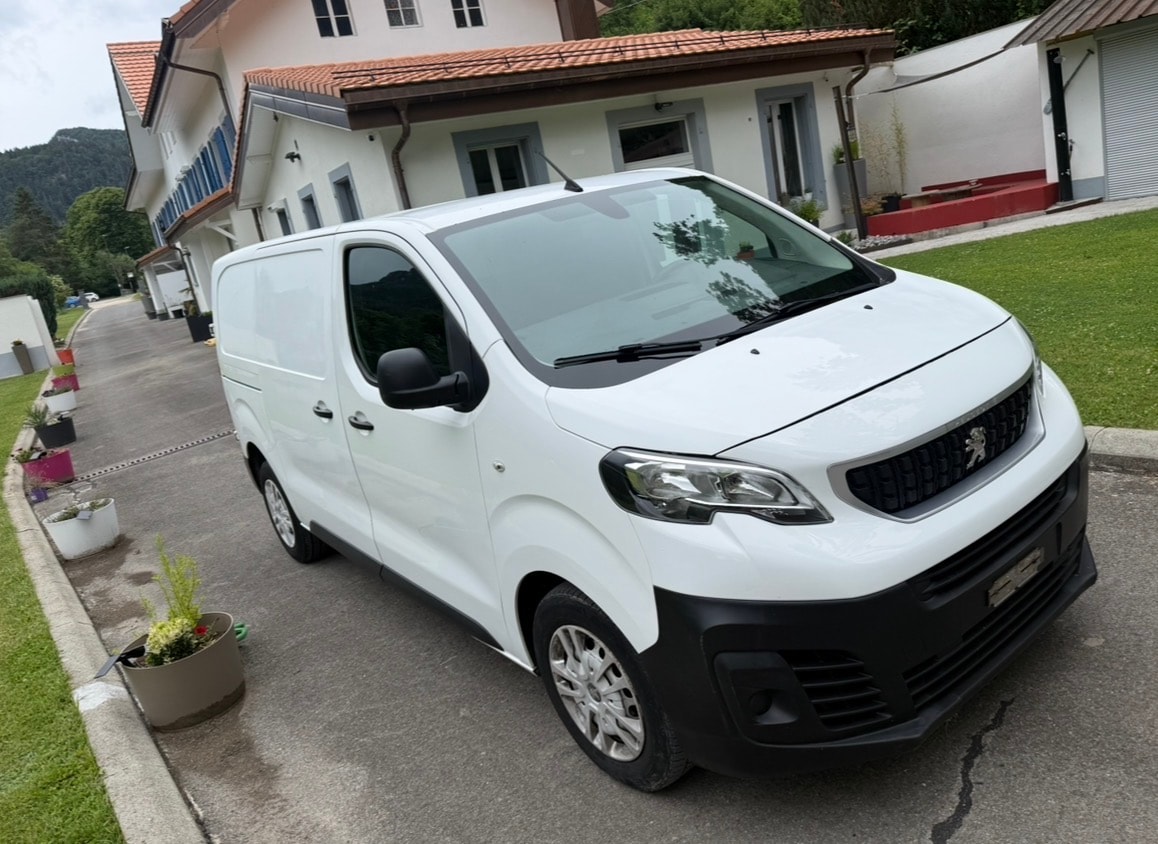 PEUGEOT 2.0 BlueHDi 120 Allure-image-4