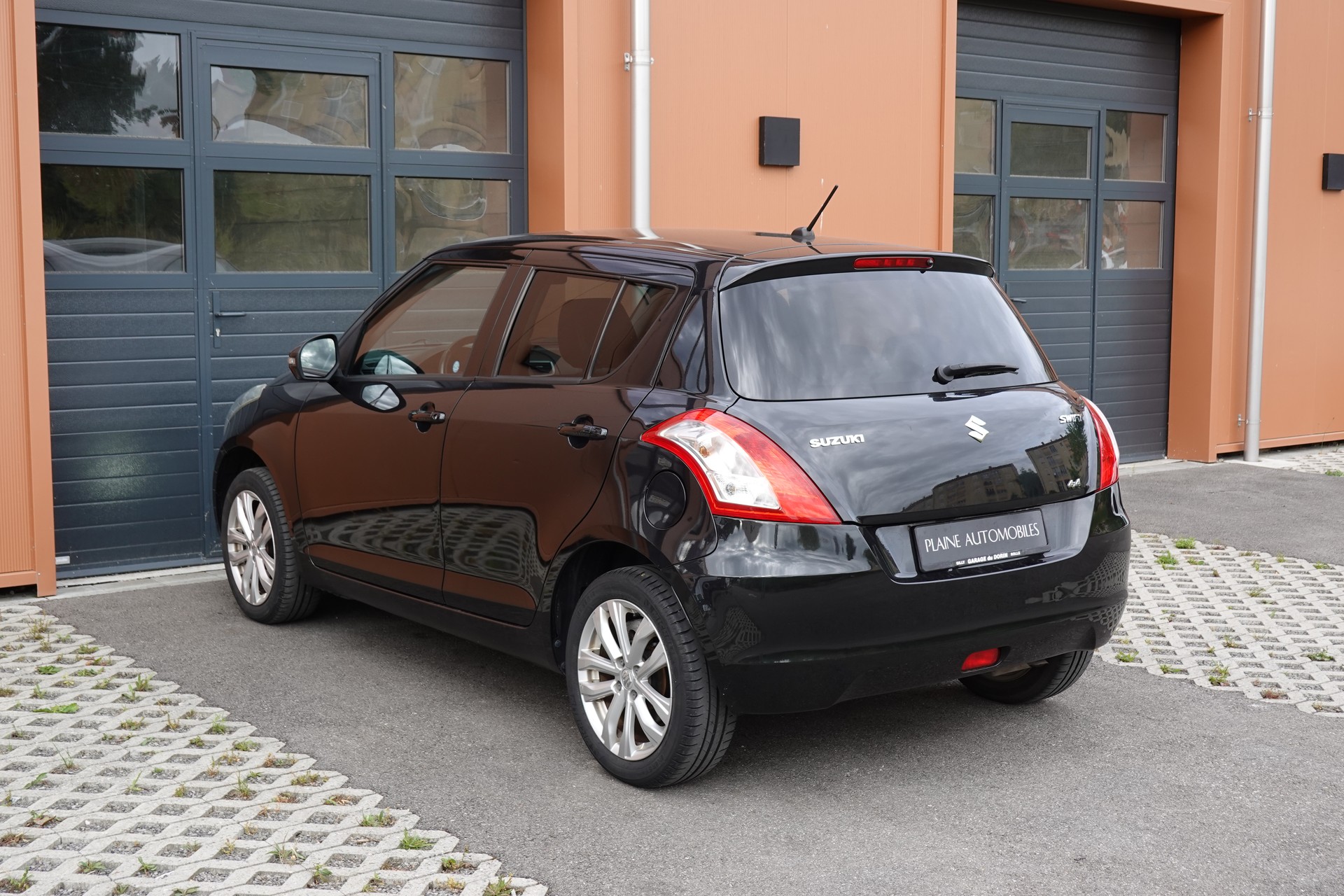 SUZUKI Swift 1.2i 16V GL Sergio Cellano 4x4-image-9