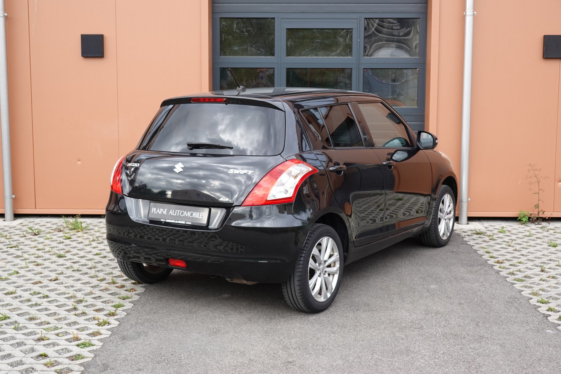 SUZUKI Swift 1.2i 16V GL Sergio Cellano 4x4-image-7