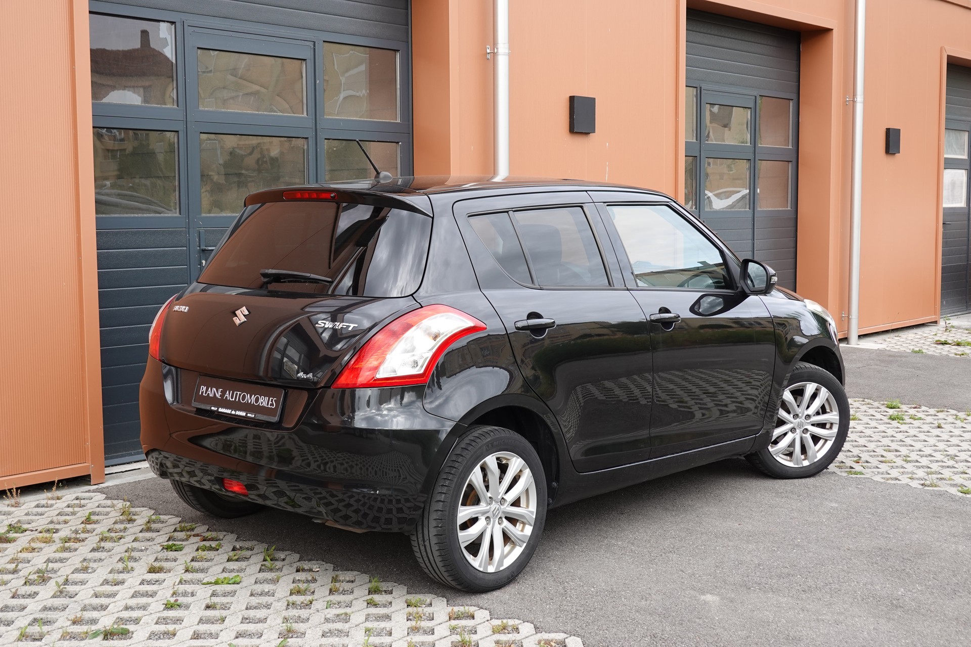 SUZUKI Swift 1.2i 16V GL Sergio Cellano 4x4-image-5