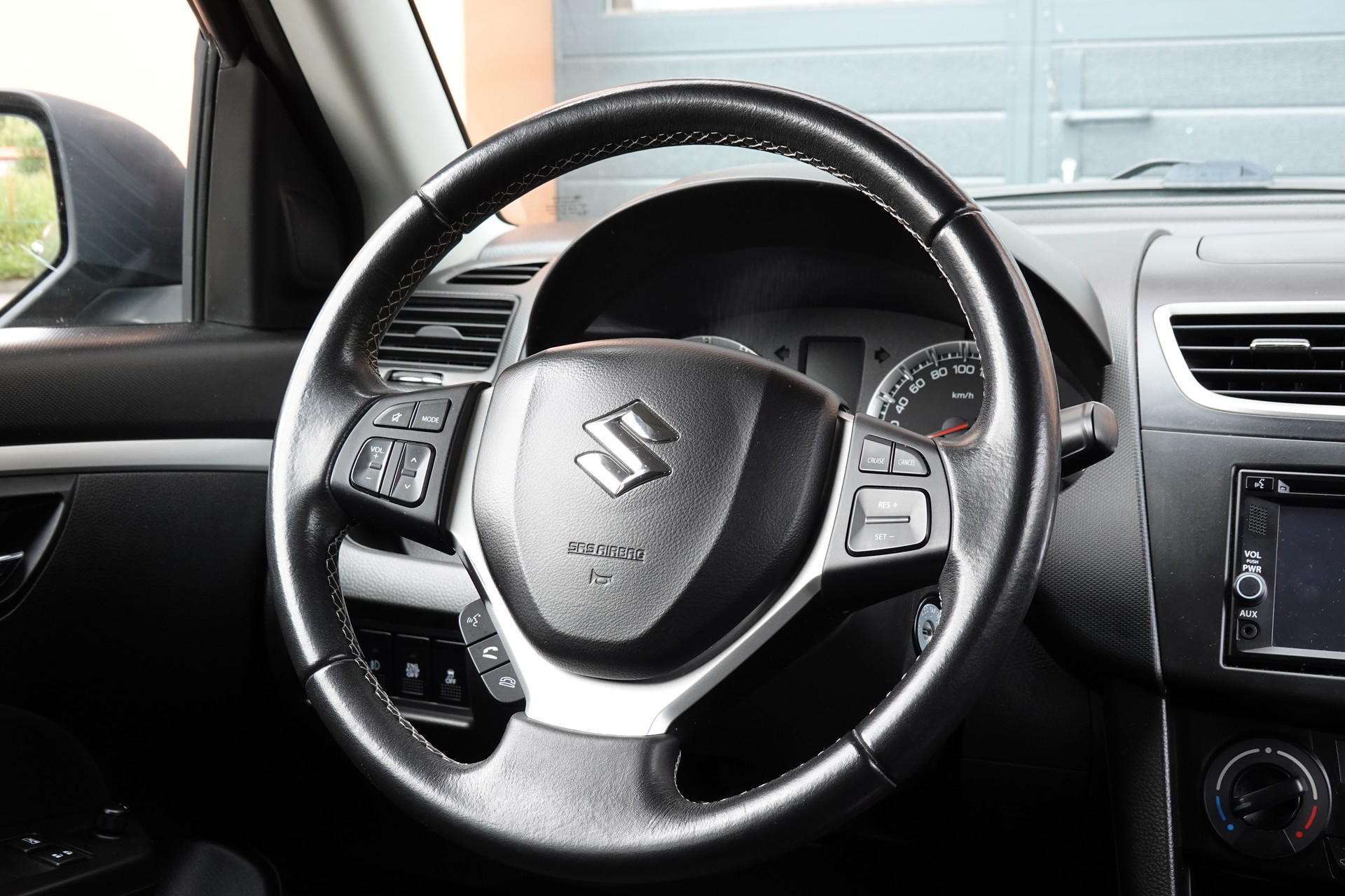 SUZUKI Swift 1.2i 16V GL Sergio Cellano 4x4-image-11