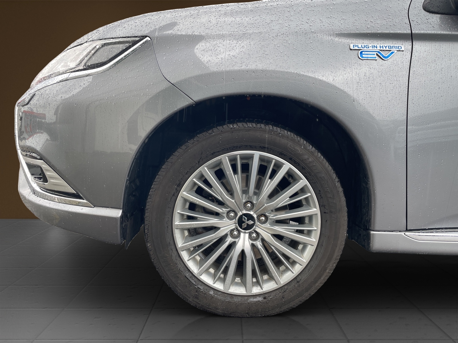 MITSUBISHI Outlander 2.4 PHEV Diamond-image-13