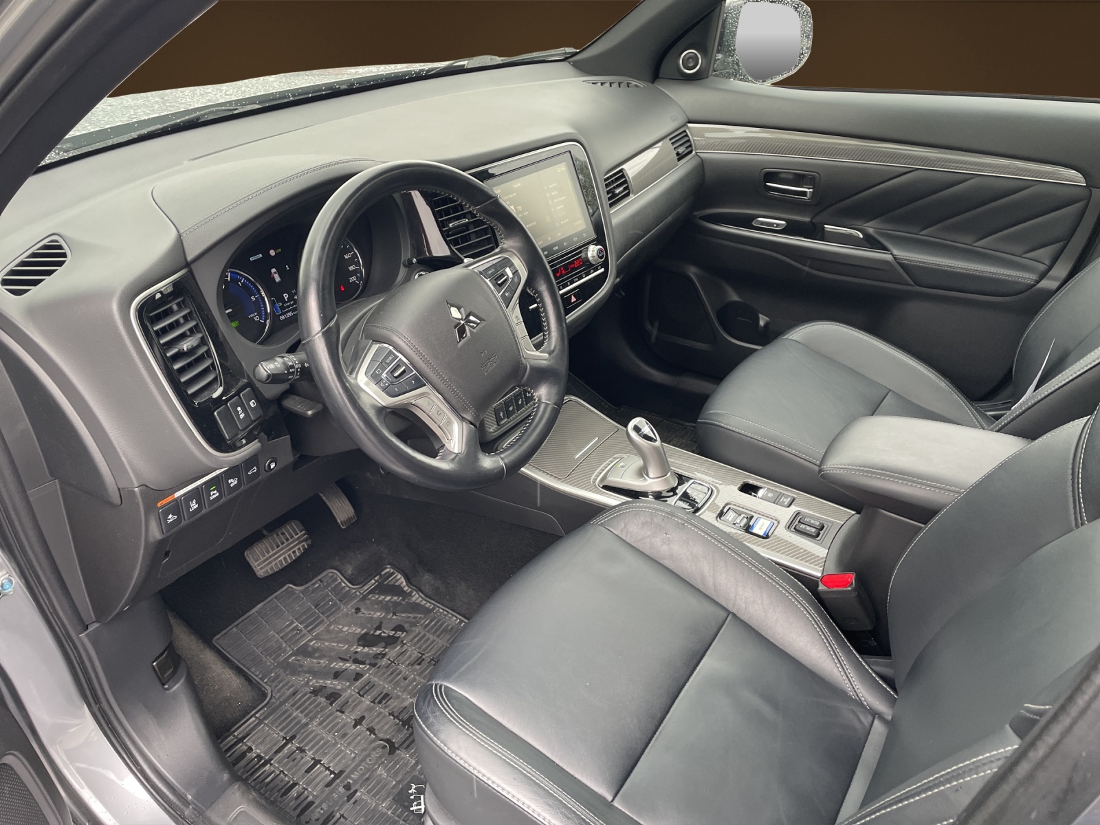 MITSUBISHI Outlander 2.4 PHEV Diamond-image-5