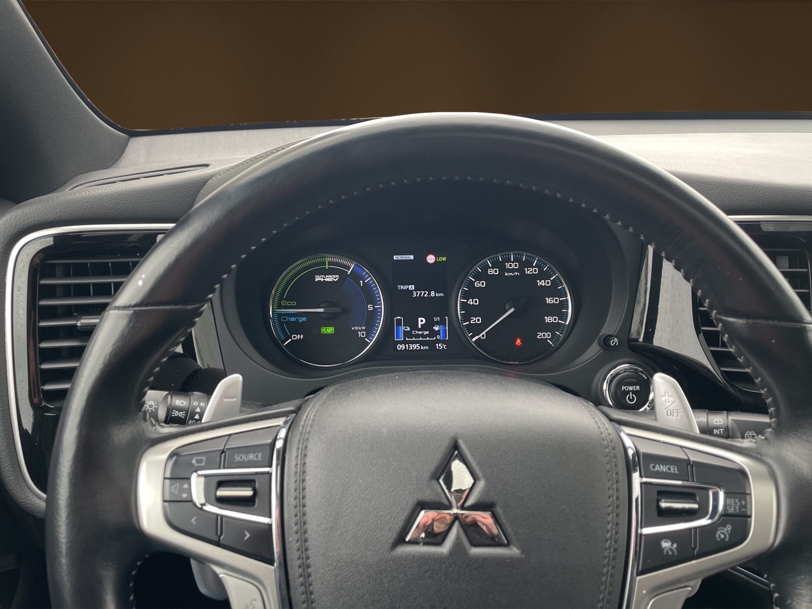 MITSUBISHI Outlander 2.4 PHEV Diamond-image-10