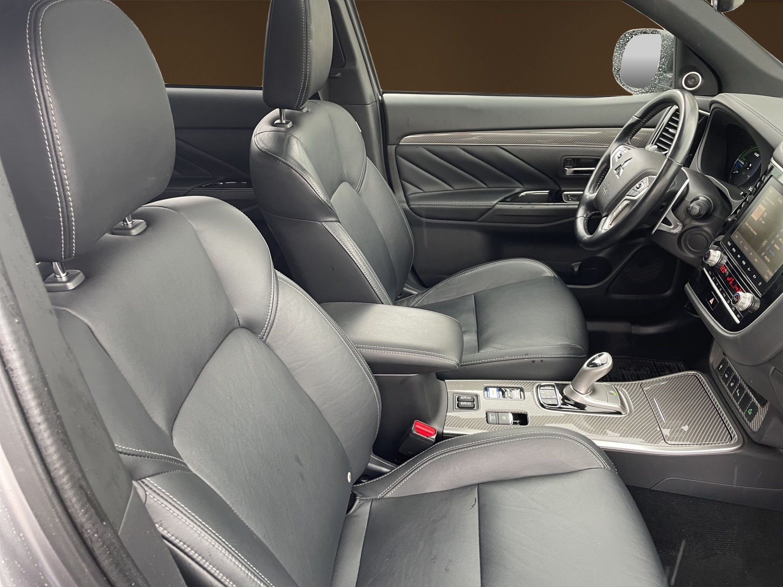 MITSUBISHI Outlander 2.4 PHEV Diamond-image-8
