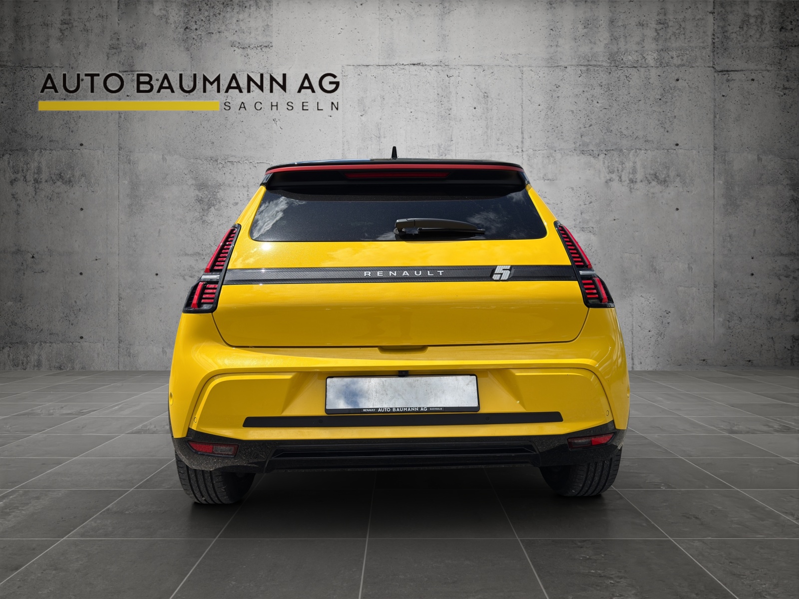 RENAULT R5 E-Tech Comfort Range 52 kWh Iconic Five-image-4