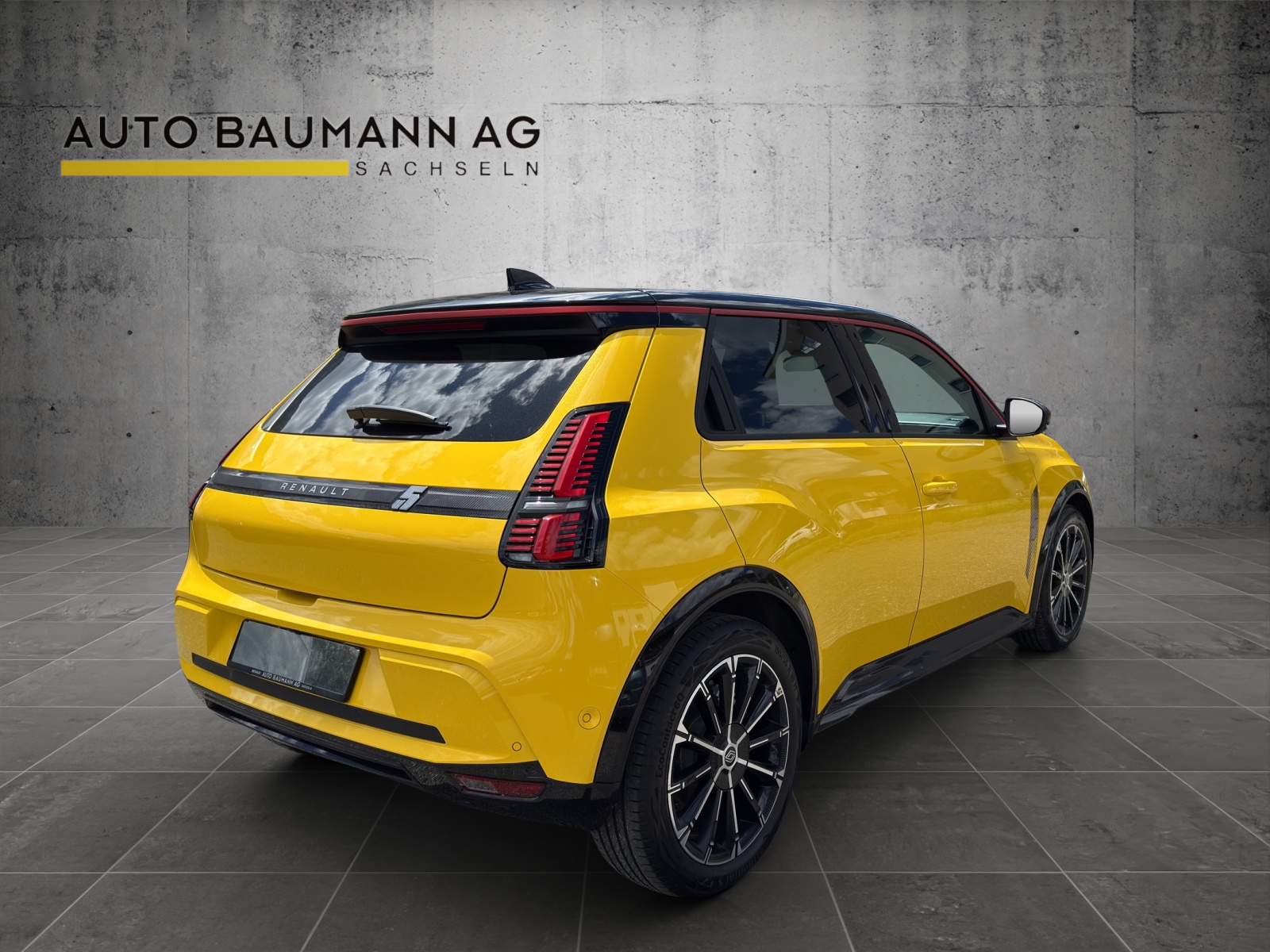RENAULT R5 E-Tech Comfort Range 52 kWh Iconic Five-image-3