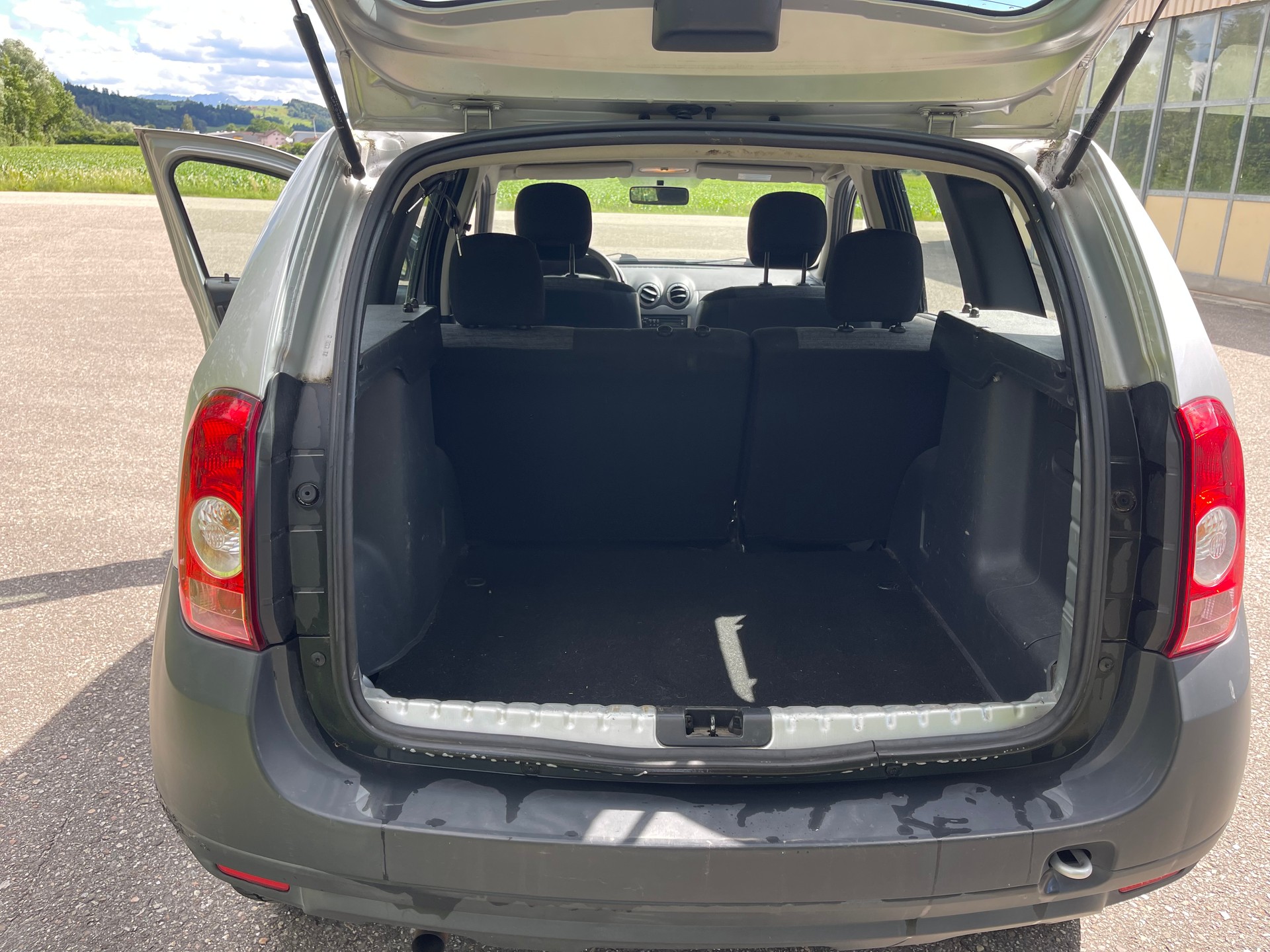 DACIA Duster 1.5 dCi Lauréate 4x4-image-9