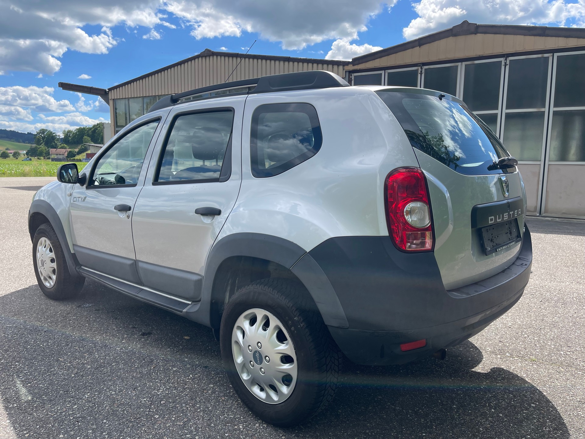 DACIA Duster 1.5 dCi Lauréate 4x4-image-2