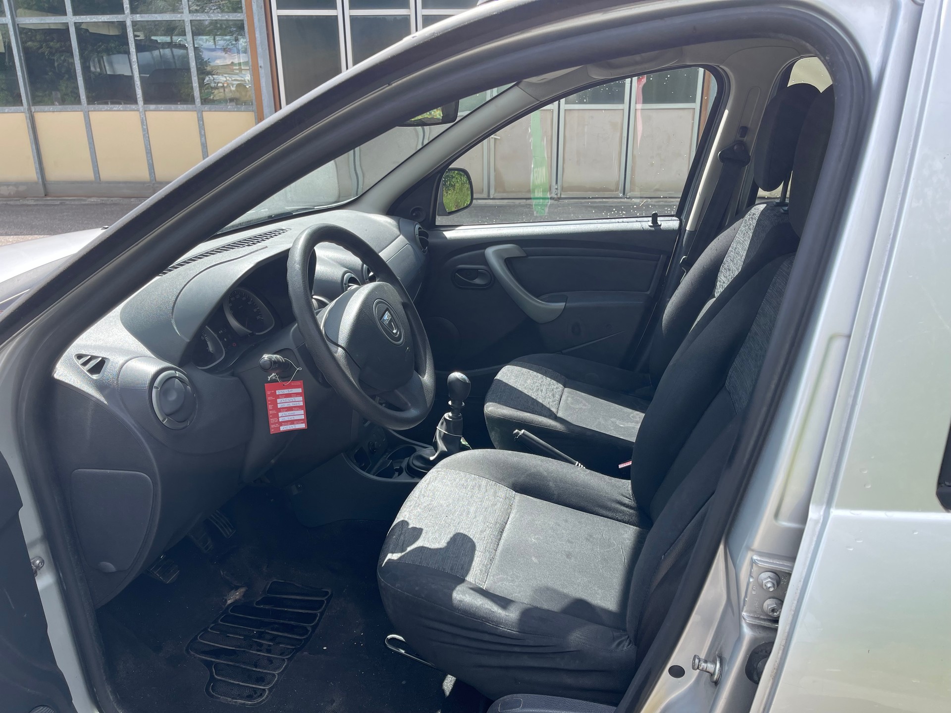 DACIA Duster 1.5 dCi Lauréate 4x4-image-7