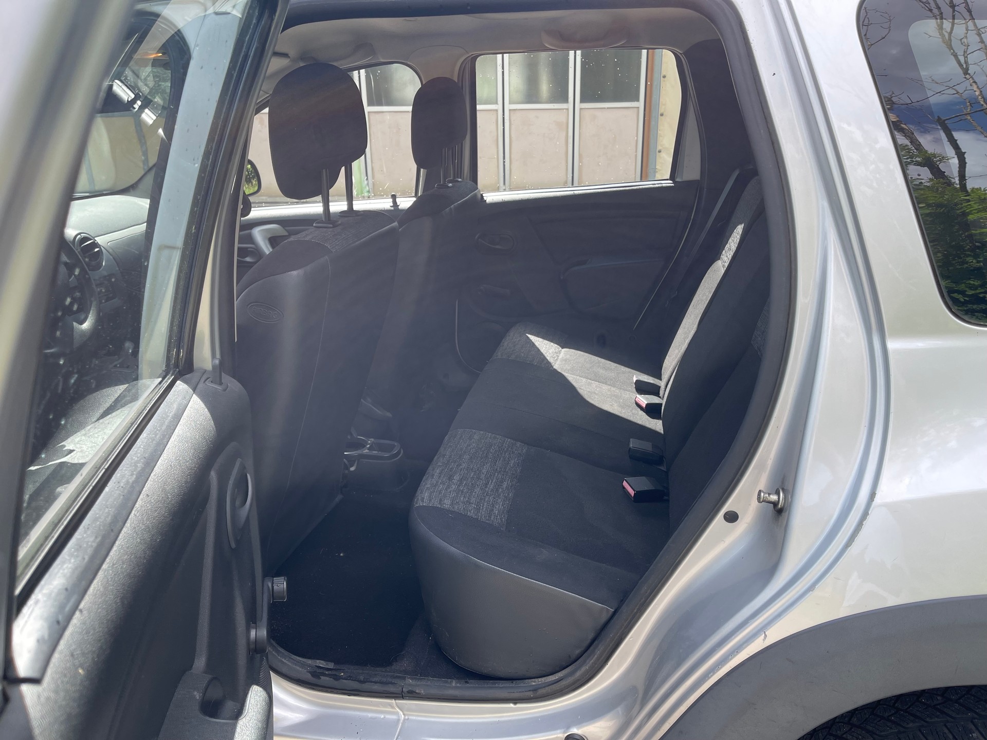 DACIA Duster 1.5 dCi Lauréate 4x4-image-8