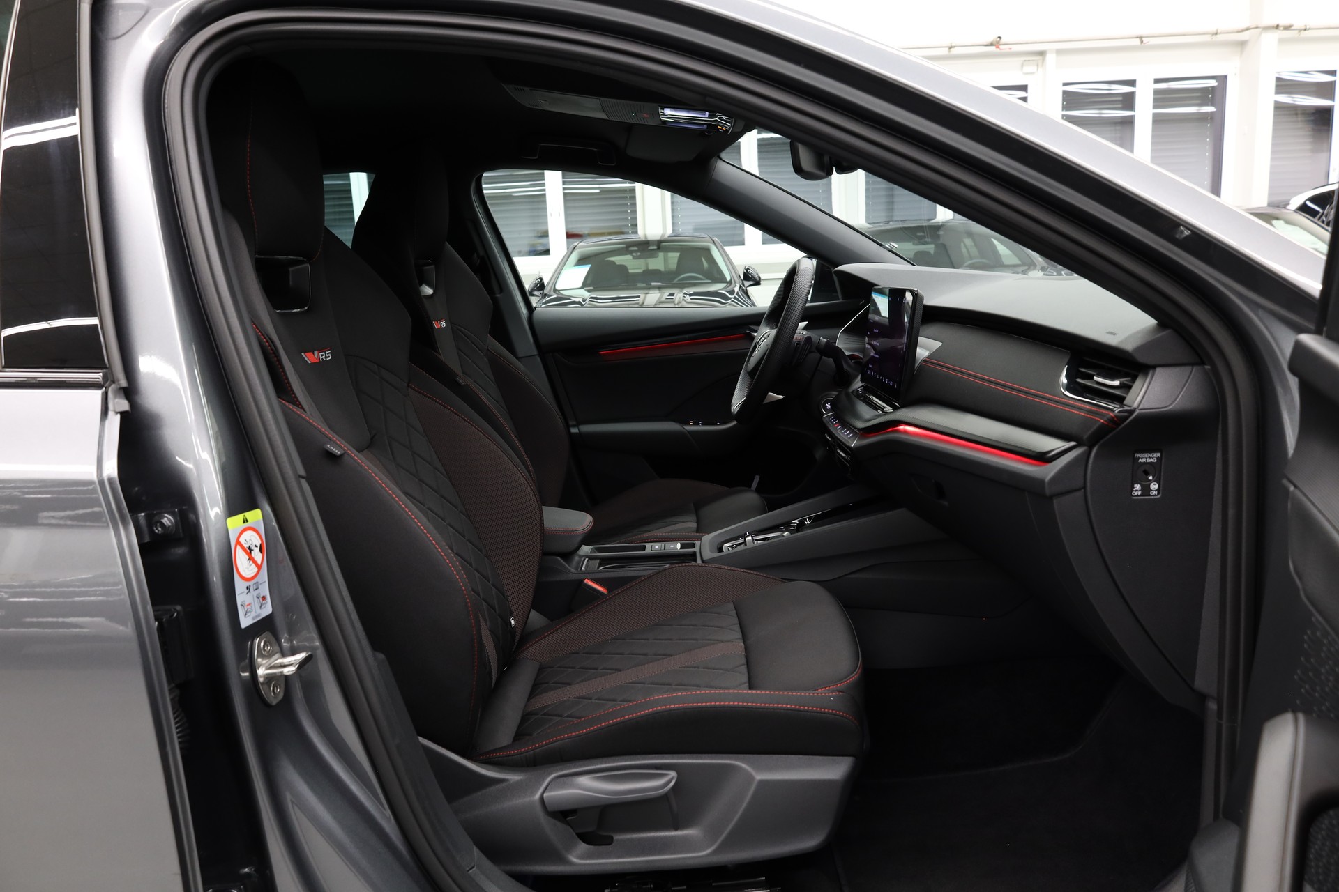 SKODA Octavia Limousine 2.0 TSI RS DSG-image-12