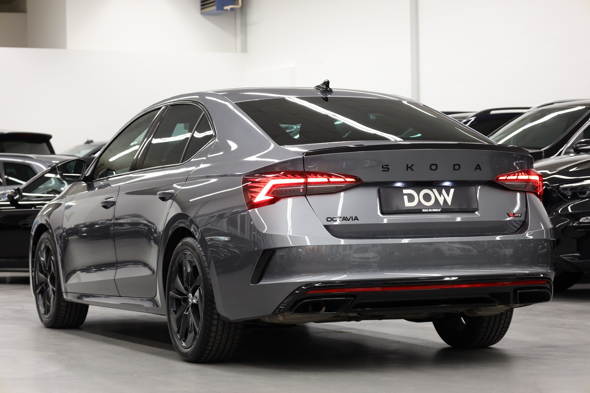 SKODA Octavia Limousine 2.0 TSI RS DSG-image-5