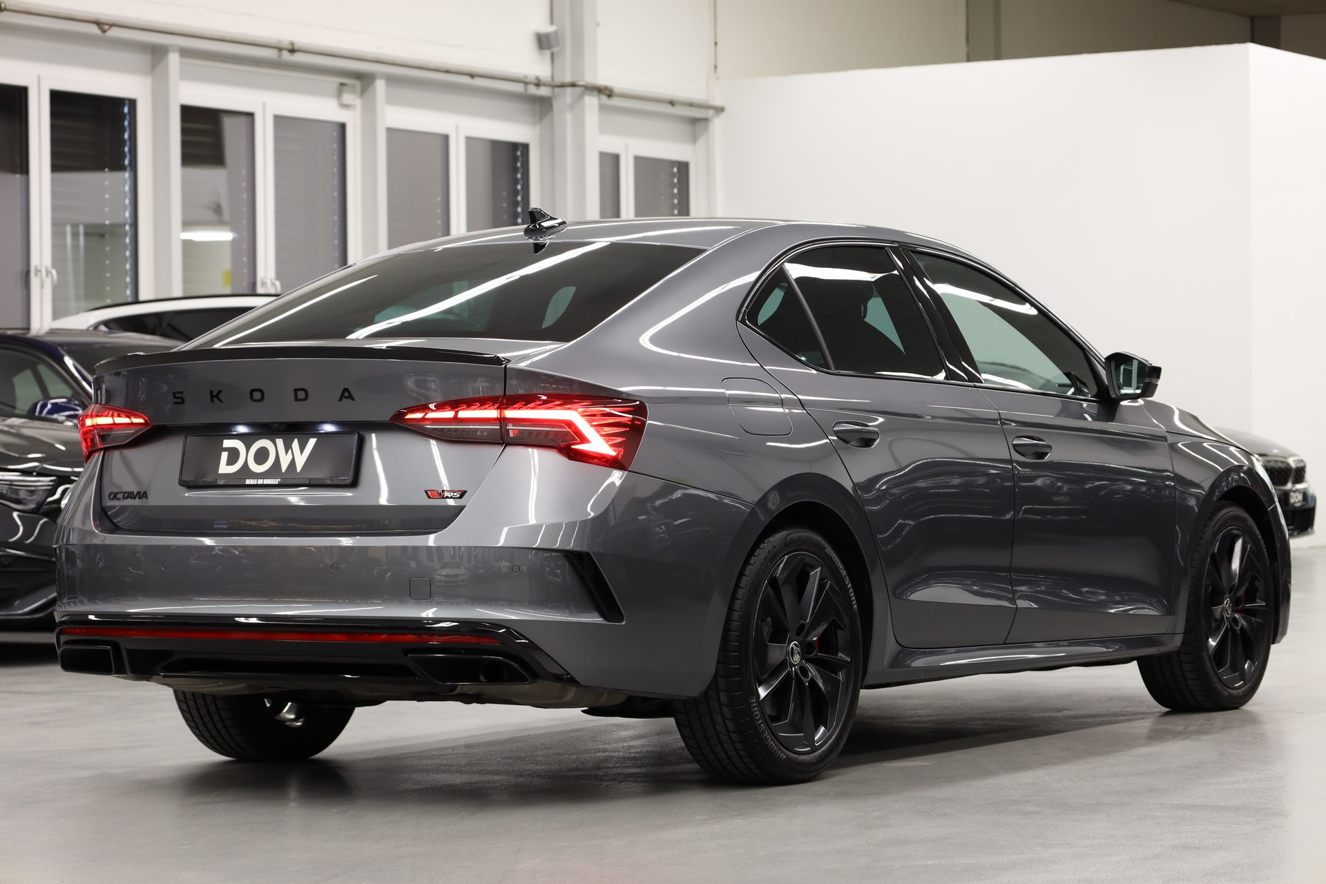 SKODA Octavia Limousine 2.0 TSI RS DSG-image-4