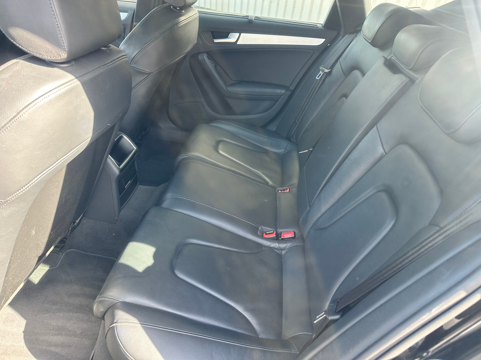 AUDI S4 Avant 3.0 TFSI quattro S-tronic-image-14