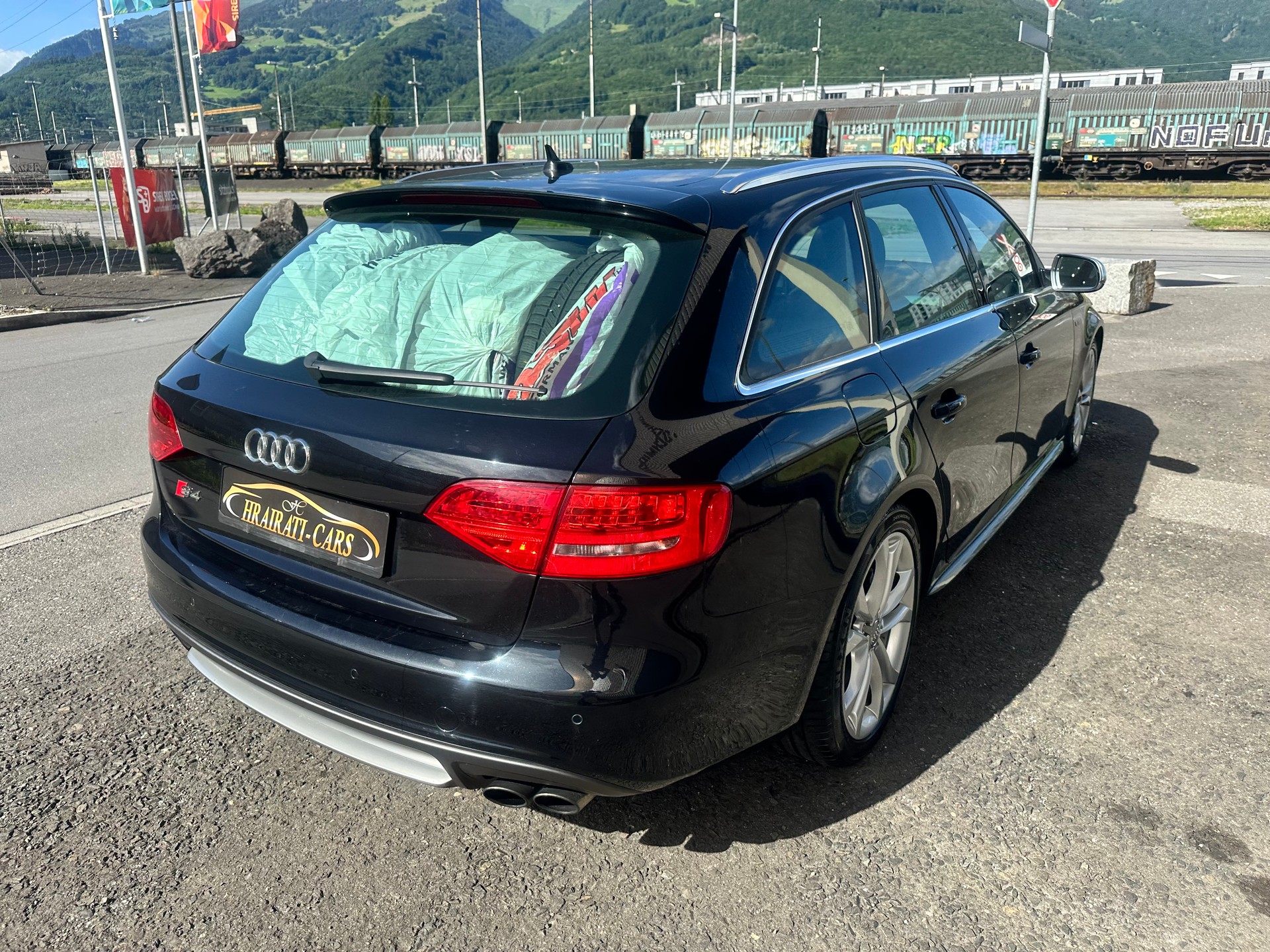 AUDI S4 Avant 3.0 TFSI quattro S-tronic-image-7