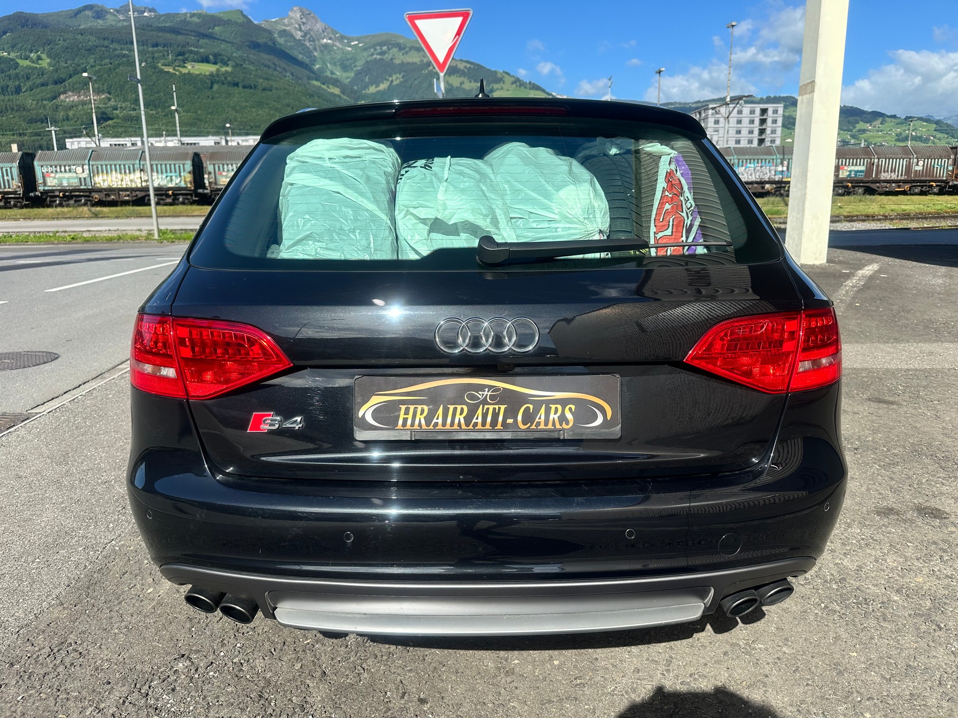 AUDI S4 Avant 3.0 TFSI quattro S-tronic-image-5