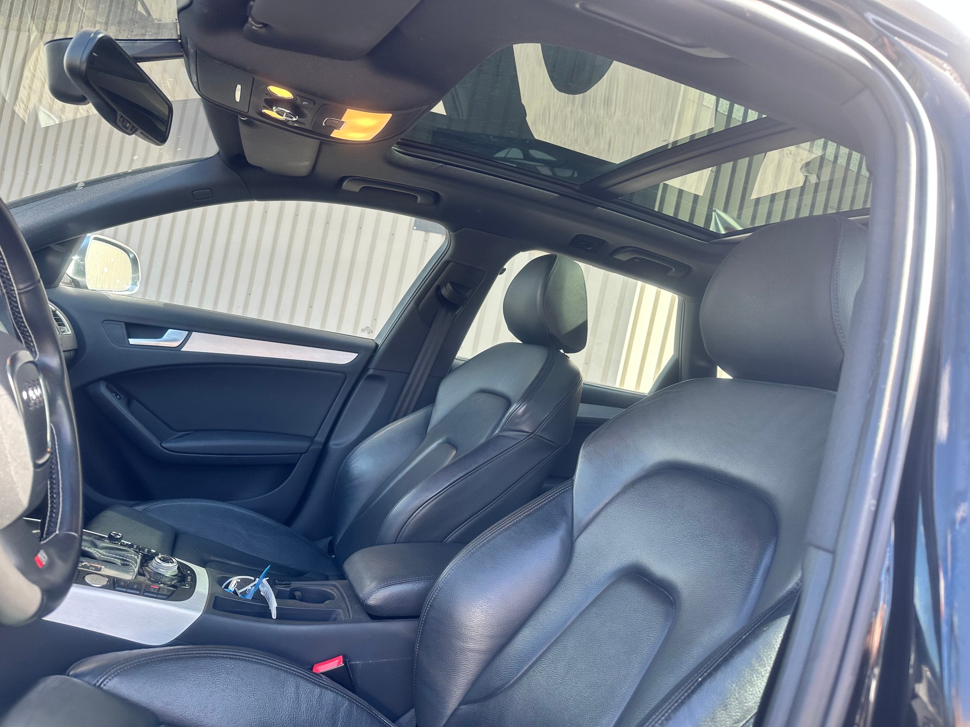 AUDI S4 Avant 3.0 TFSI quattro S-tronic-image-13