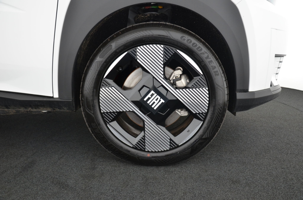 FIAT Grande Panda Elektro La Prima-image-9