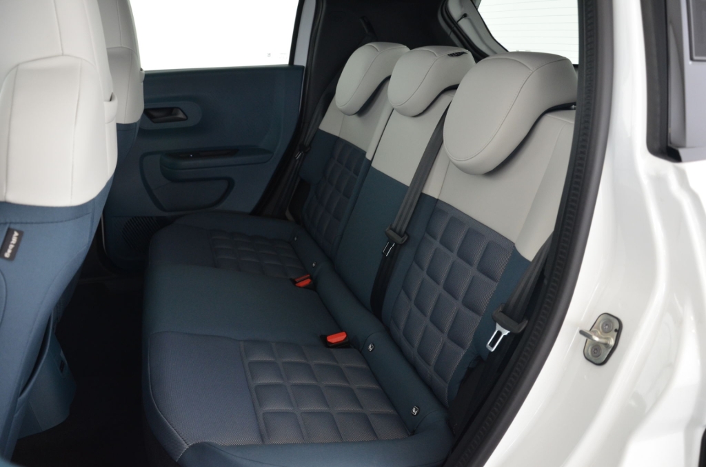 FIAT Grande Panda Elektro La Prima-image-13