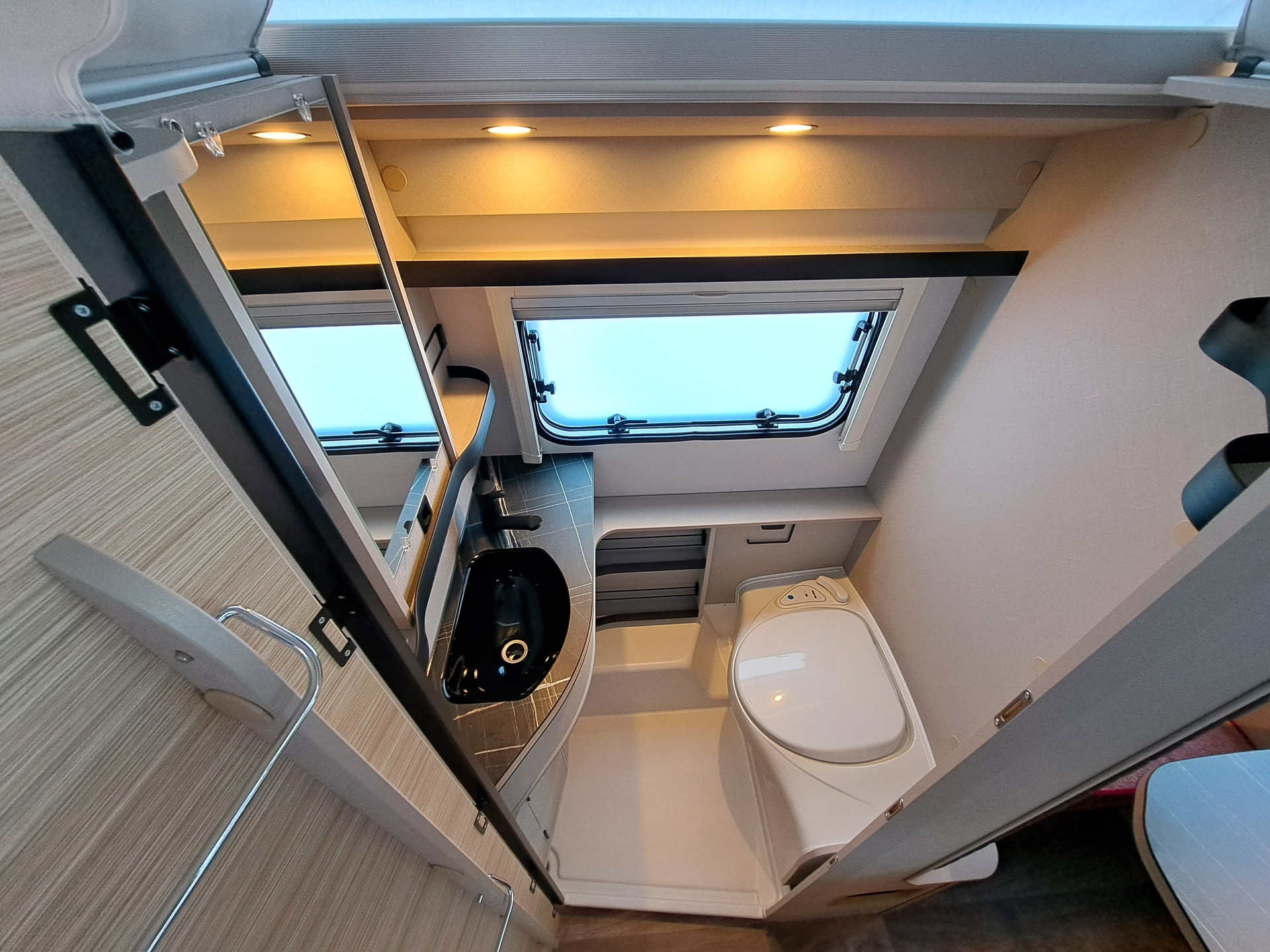 ERIBA Eriba Touring-image-4