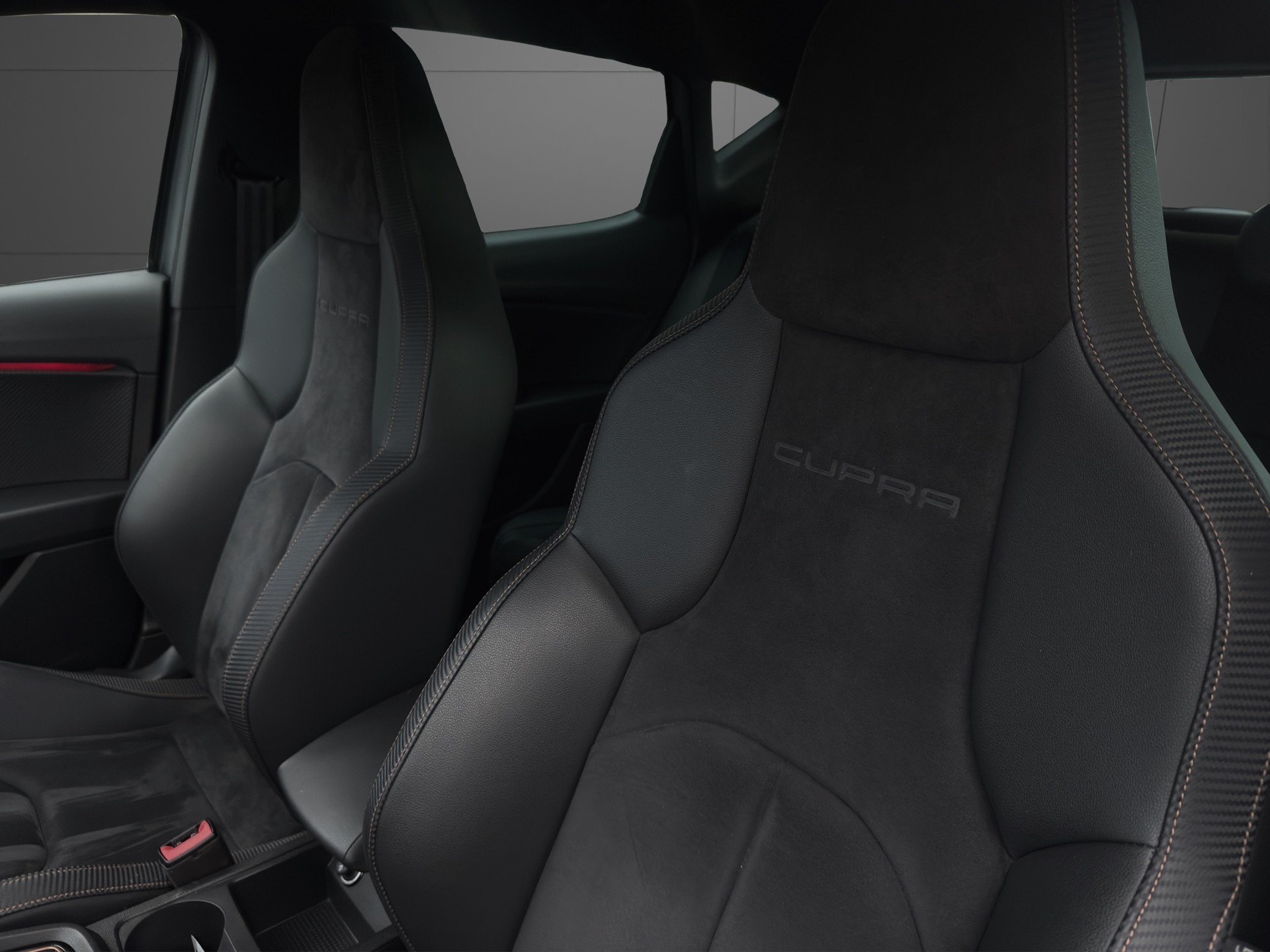 SEAT Leon 2.0 TSI Cupra R DSG-image-12