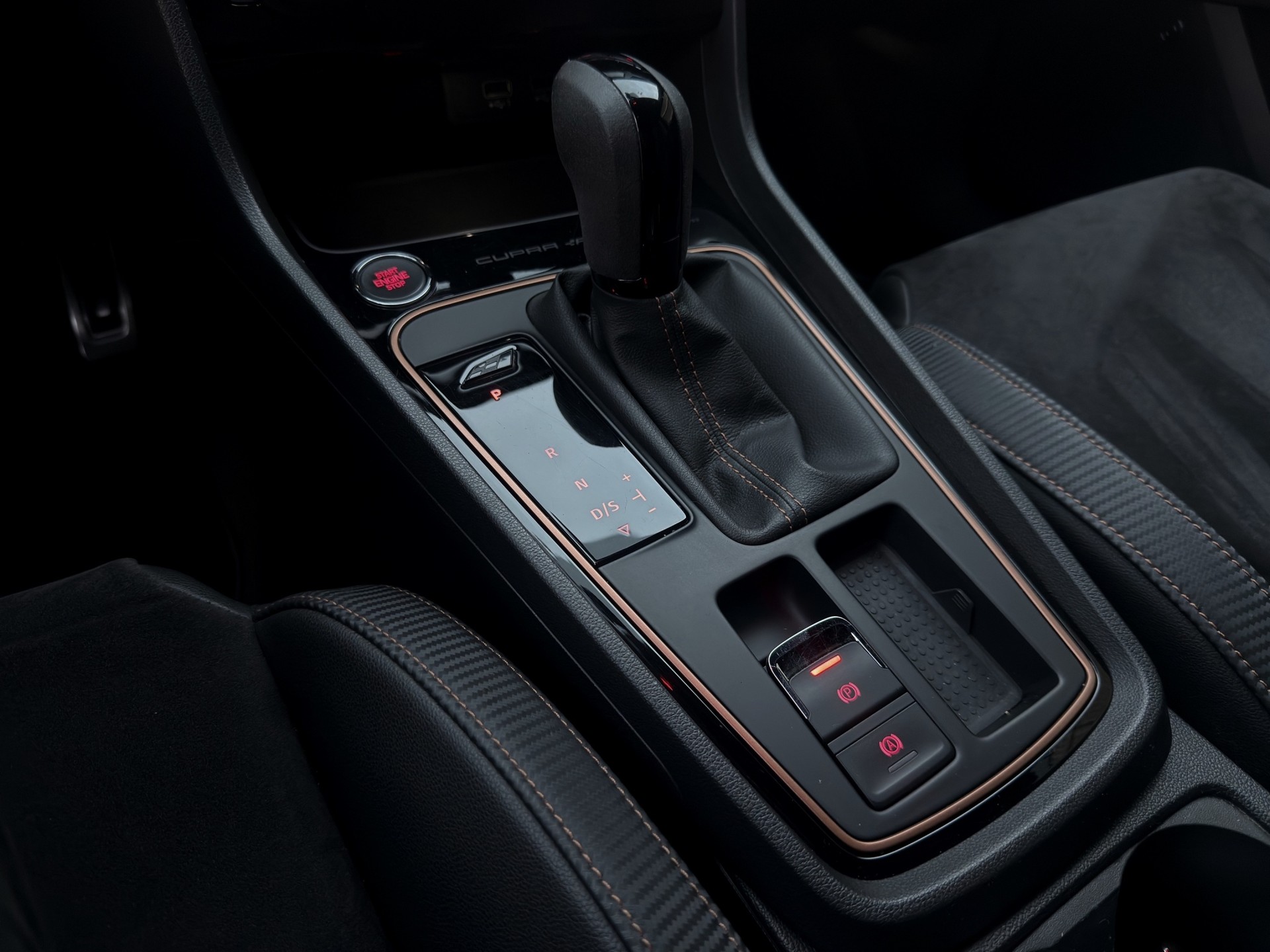SEAT Leon 2.0 TSI Cupra R DSG-image-15