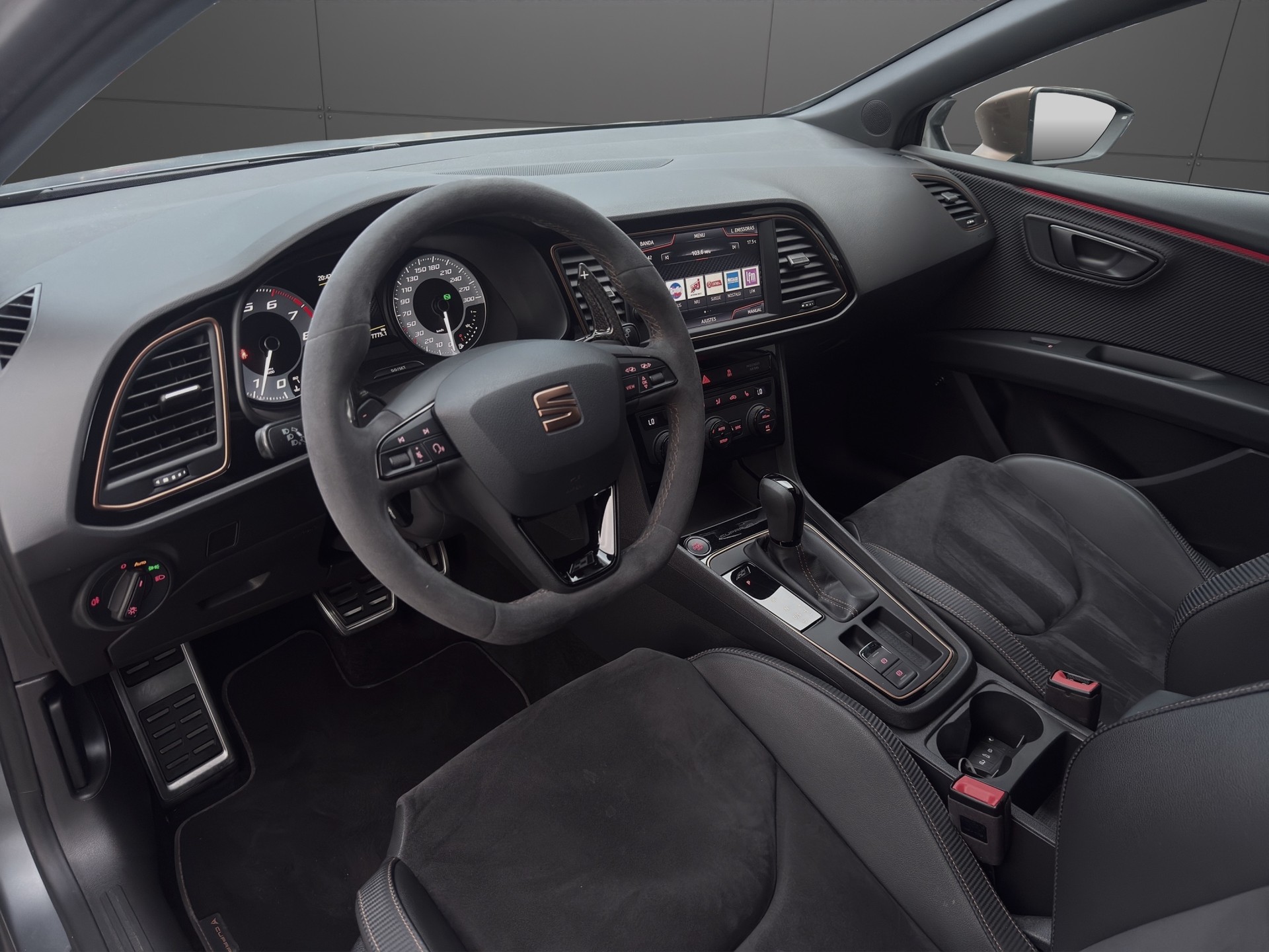 SEAT Leon 2.0 TSI Cupra R DSG-image-6