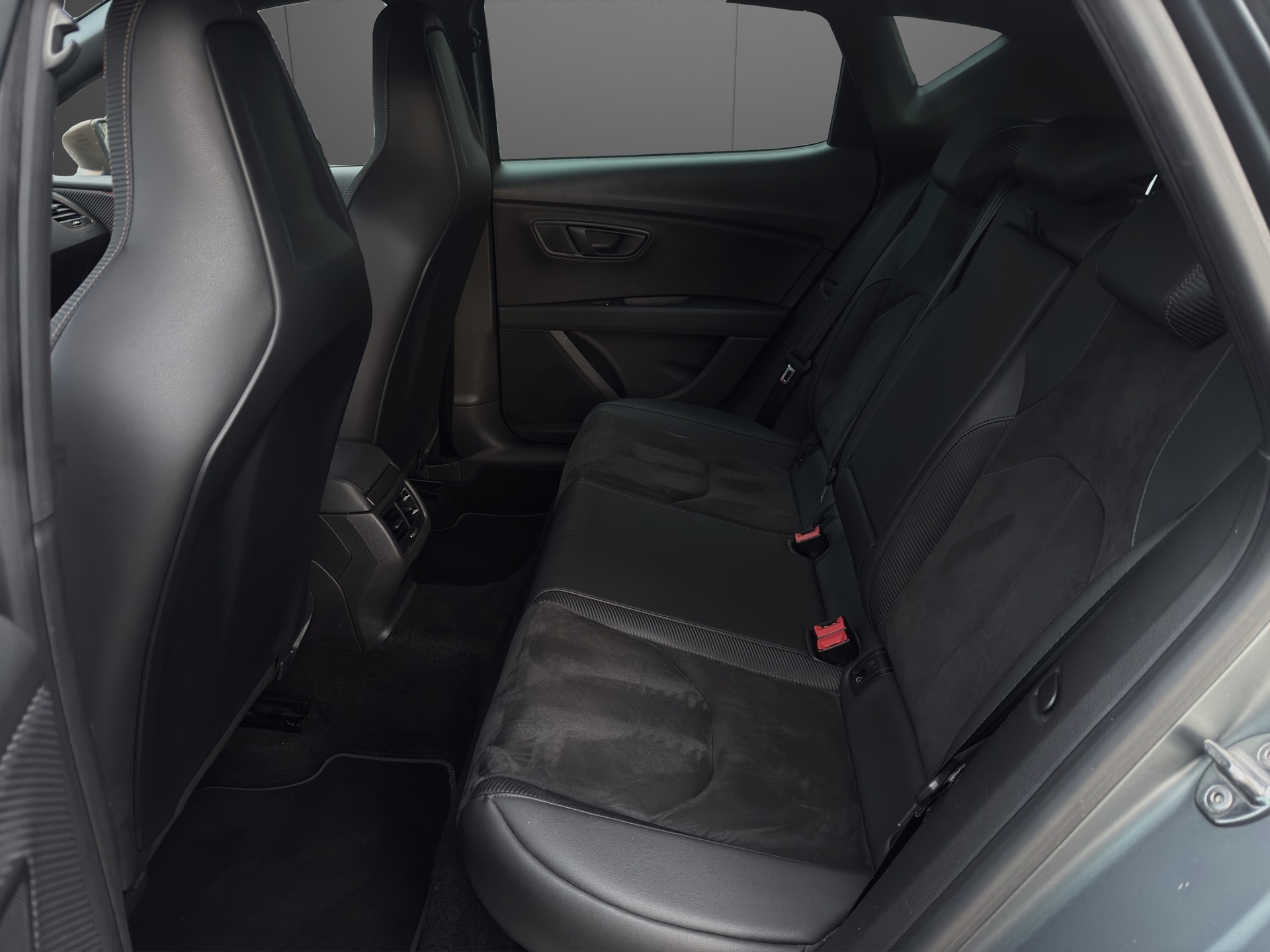 SEAT Leon 2.0 TSI Cupra R DSG-image-7