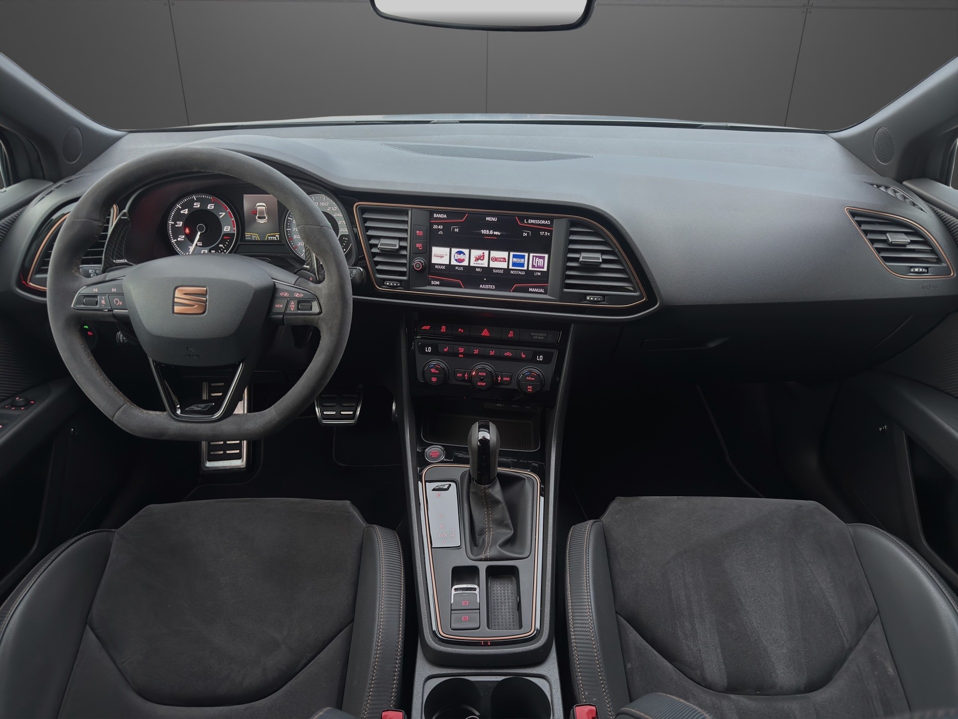 SEAT Leon 2.0 TSI Cupra R DSG-image-11