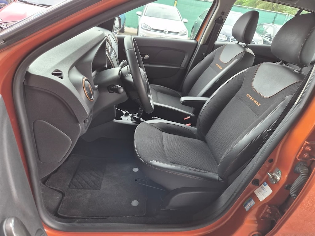 DACIA Sandero Tce 90 Stepway Unlimited Automatic-image-8