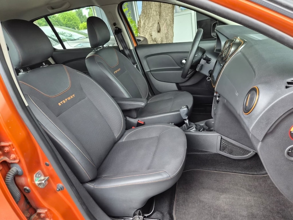 DACIA Sandero Tce 90 Stepway Unlimited Automatic-image-11